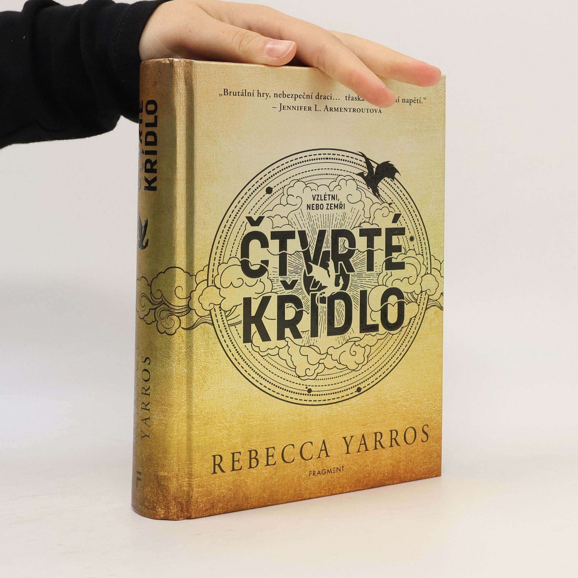 Rebecca Yarros Čtvrté křídlo