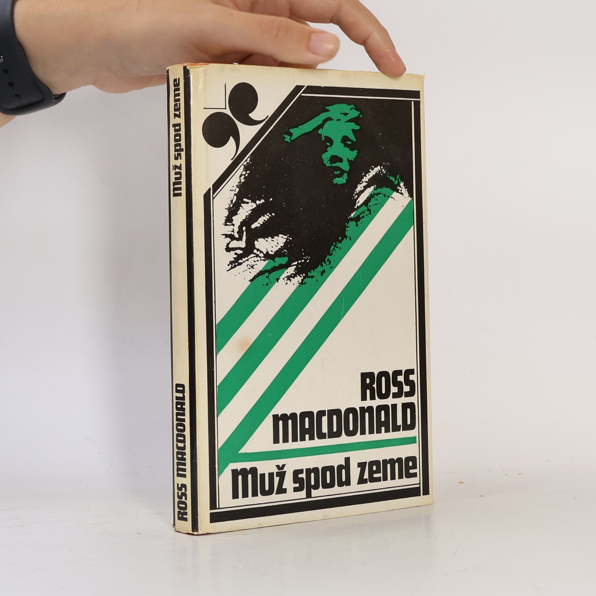 Ross Macdonald Muž spod zeme