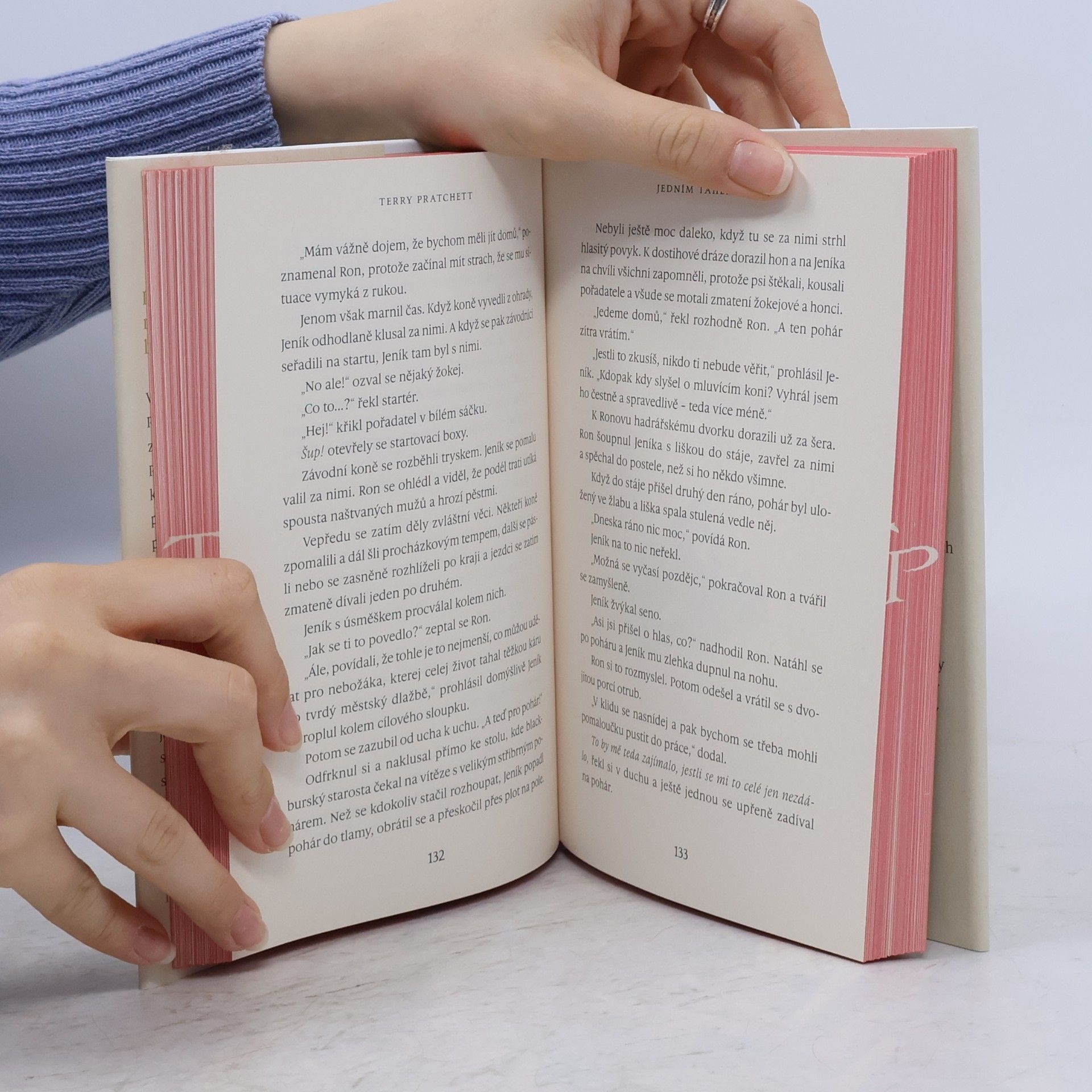 Terry Pratchett Jedním tahem pera. Ztracené povídky
