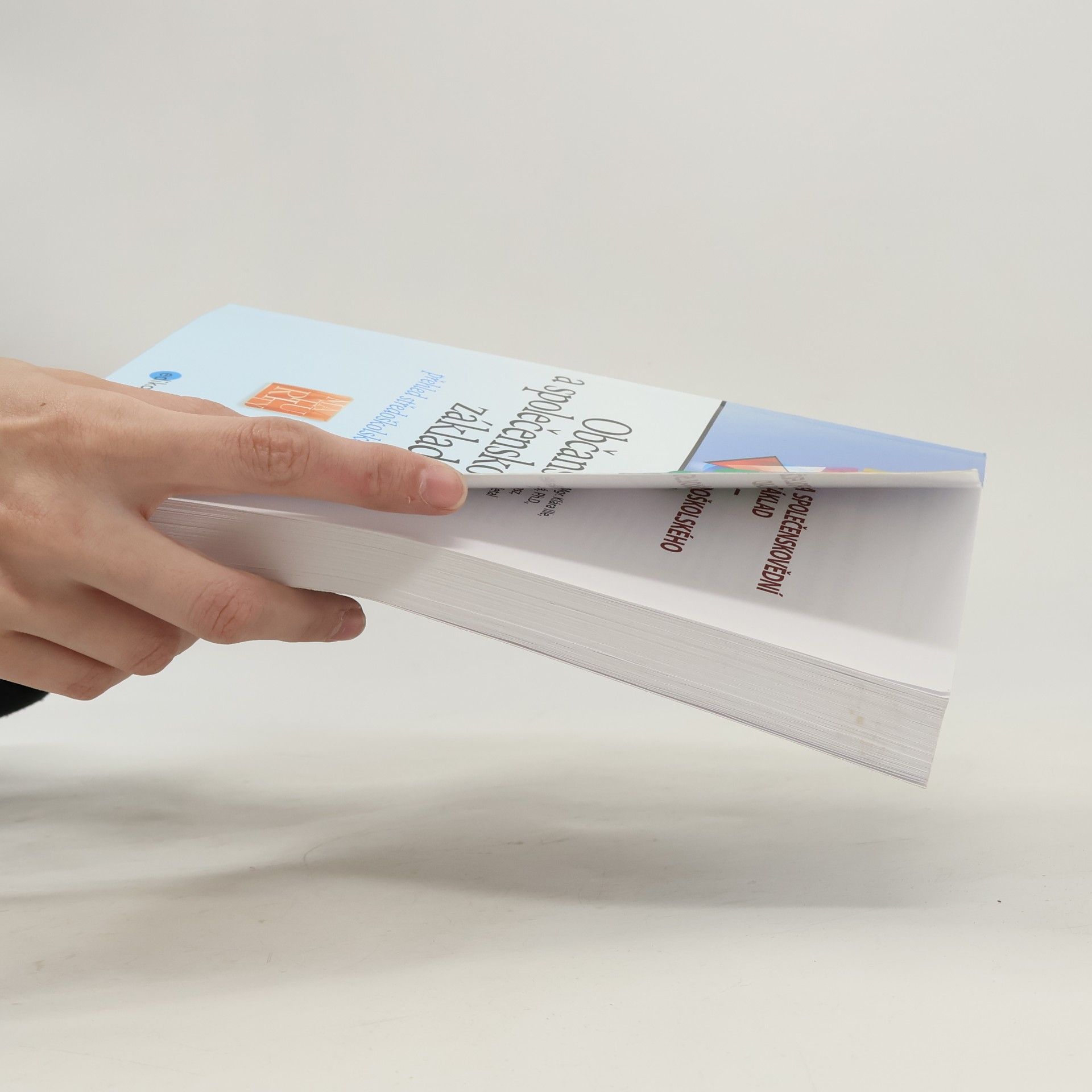 Autorenkollektiv Občanský a společenskovědní základ: Přehled středoškolského učiva