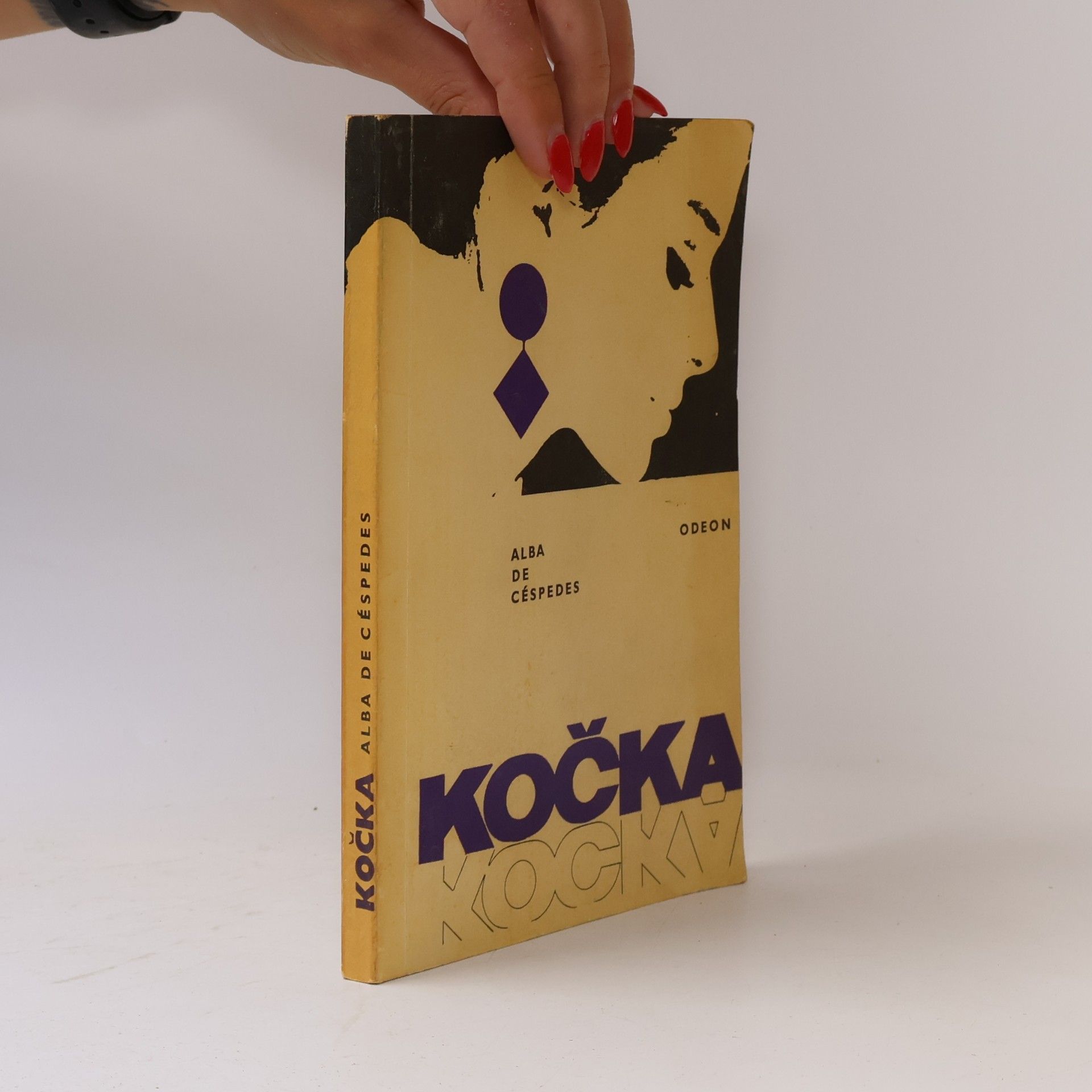 Alba de Céspedes Kočka