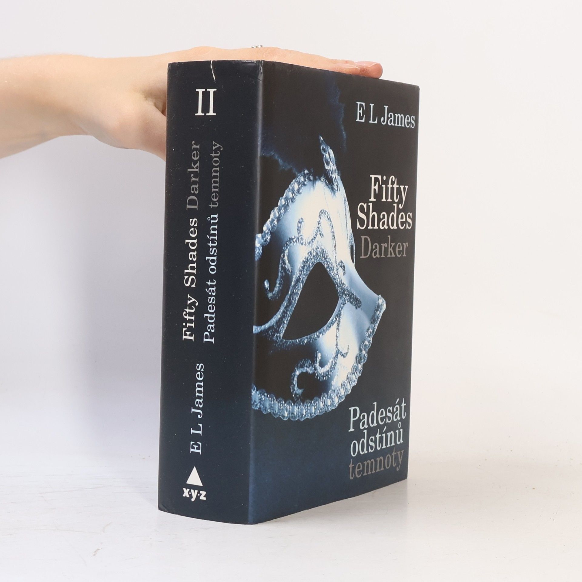 E. L. James Padesát odstínů temnoty