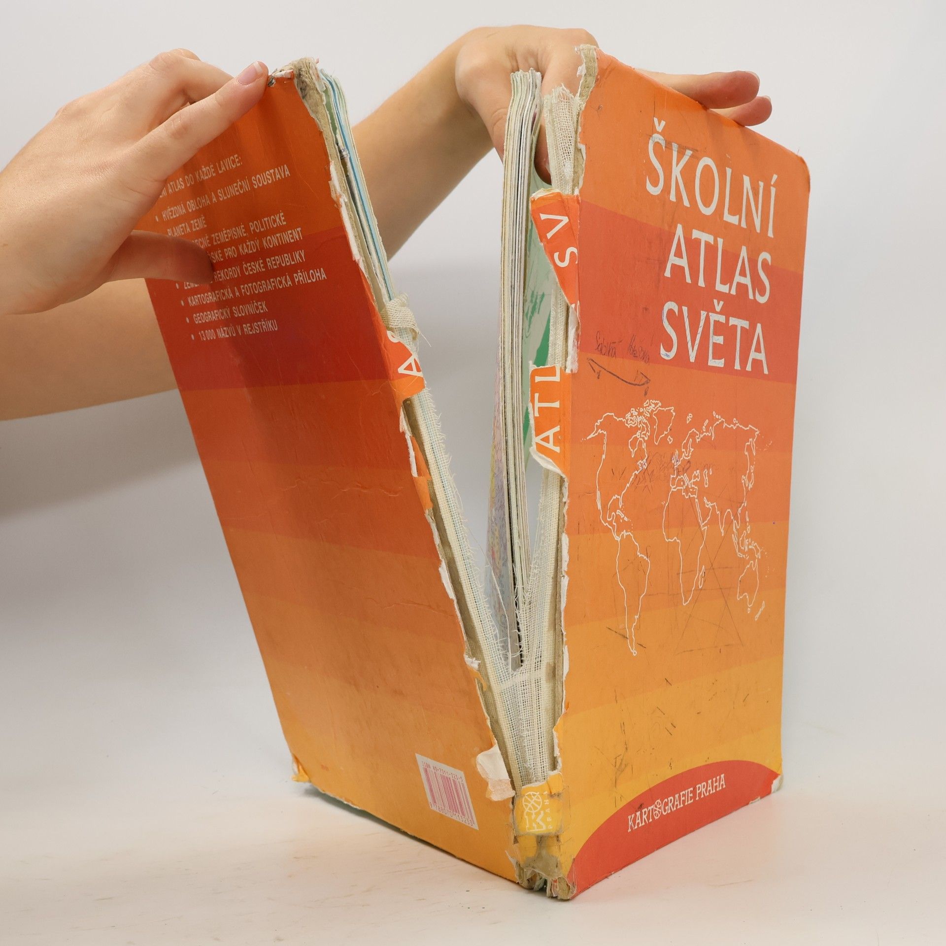 Collectif d'auteurs Školní atlas světa