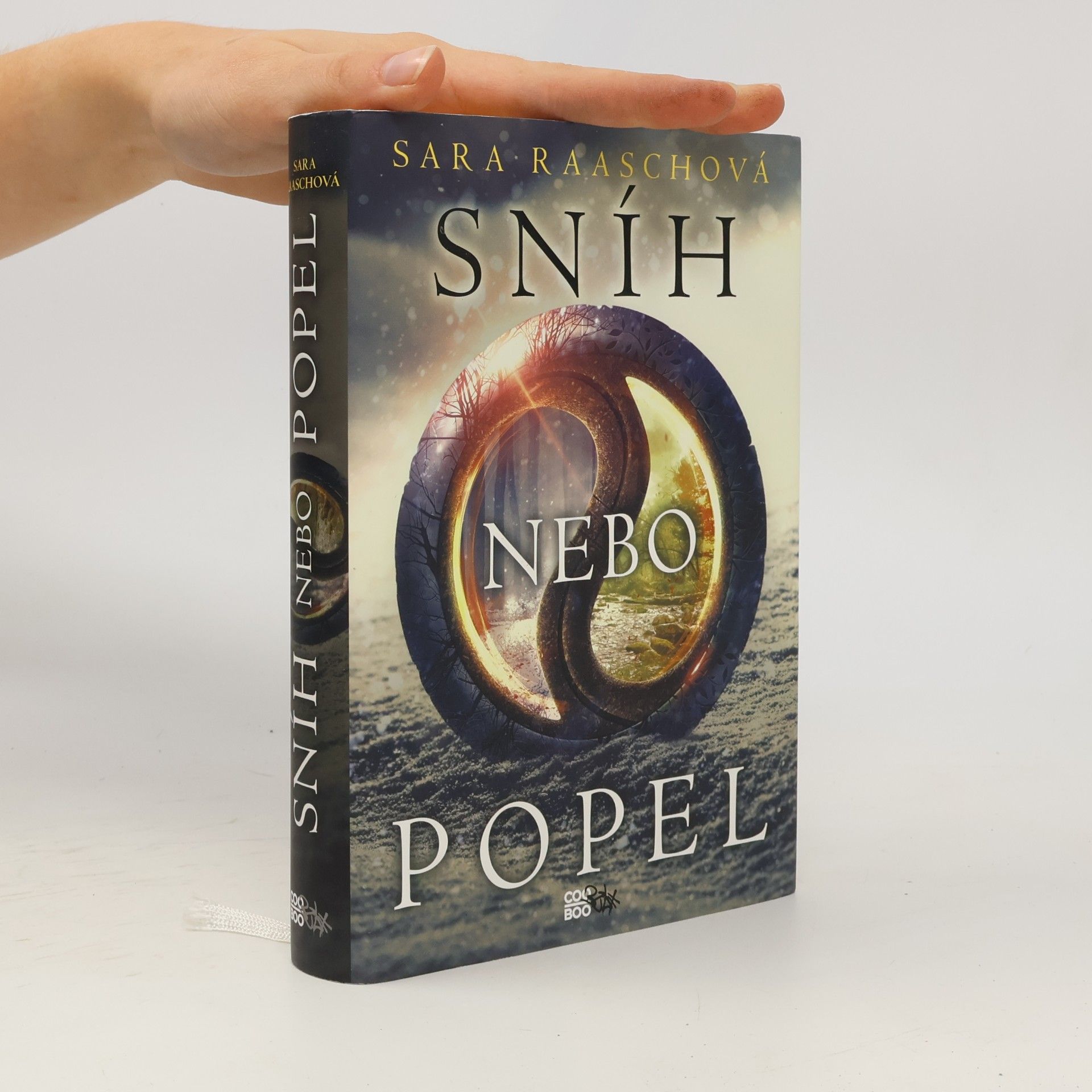 Sara Raash Sníh nebo popel