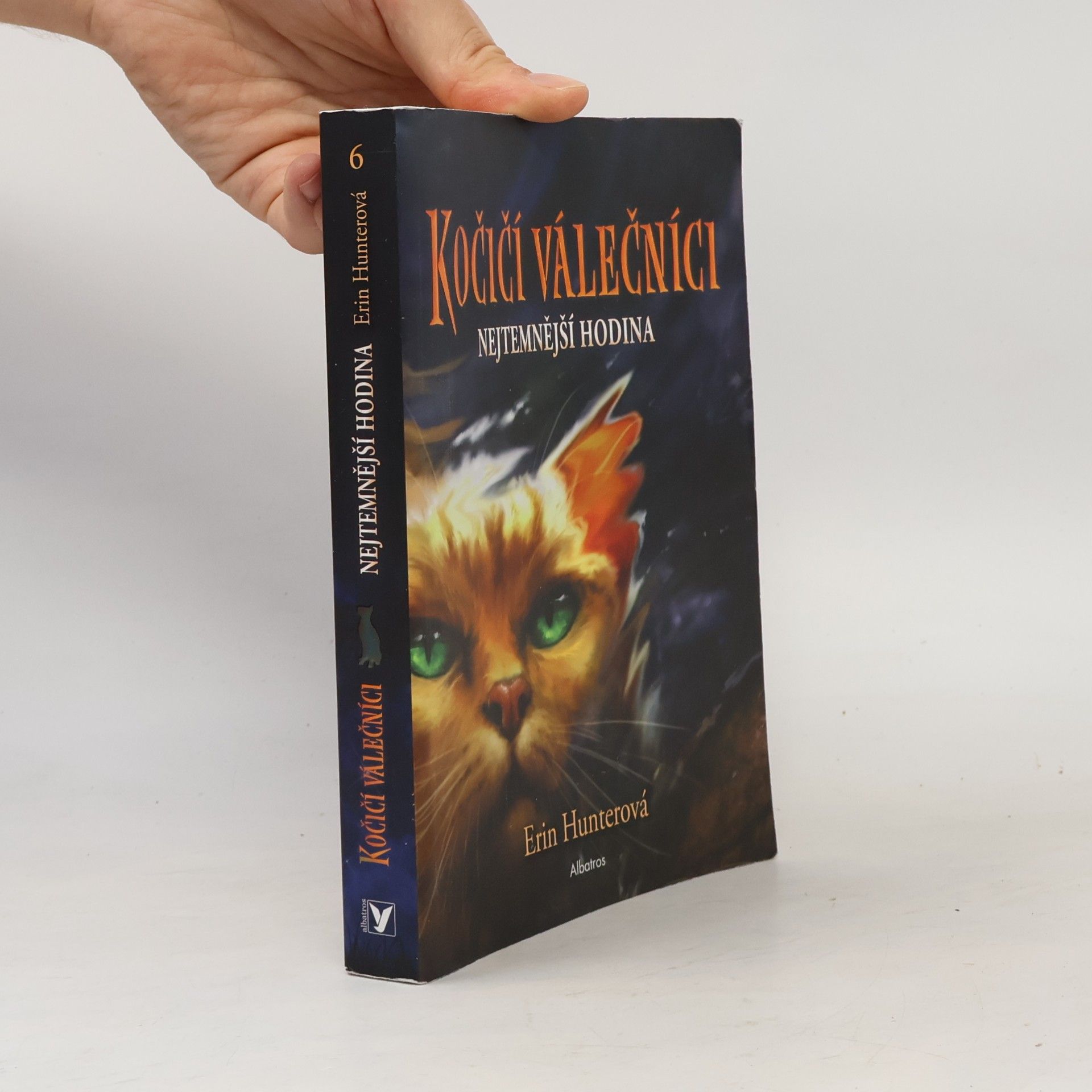 Erin Hunter Nejtemnější hodina