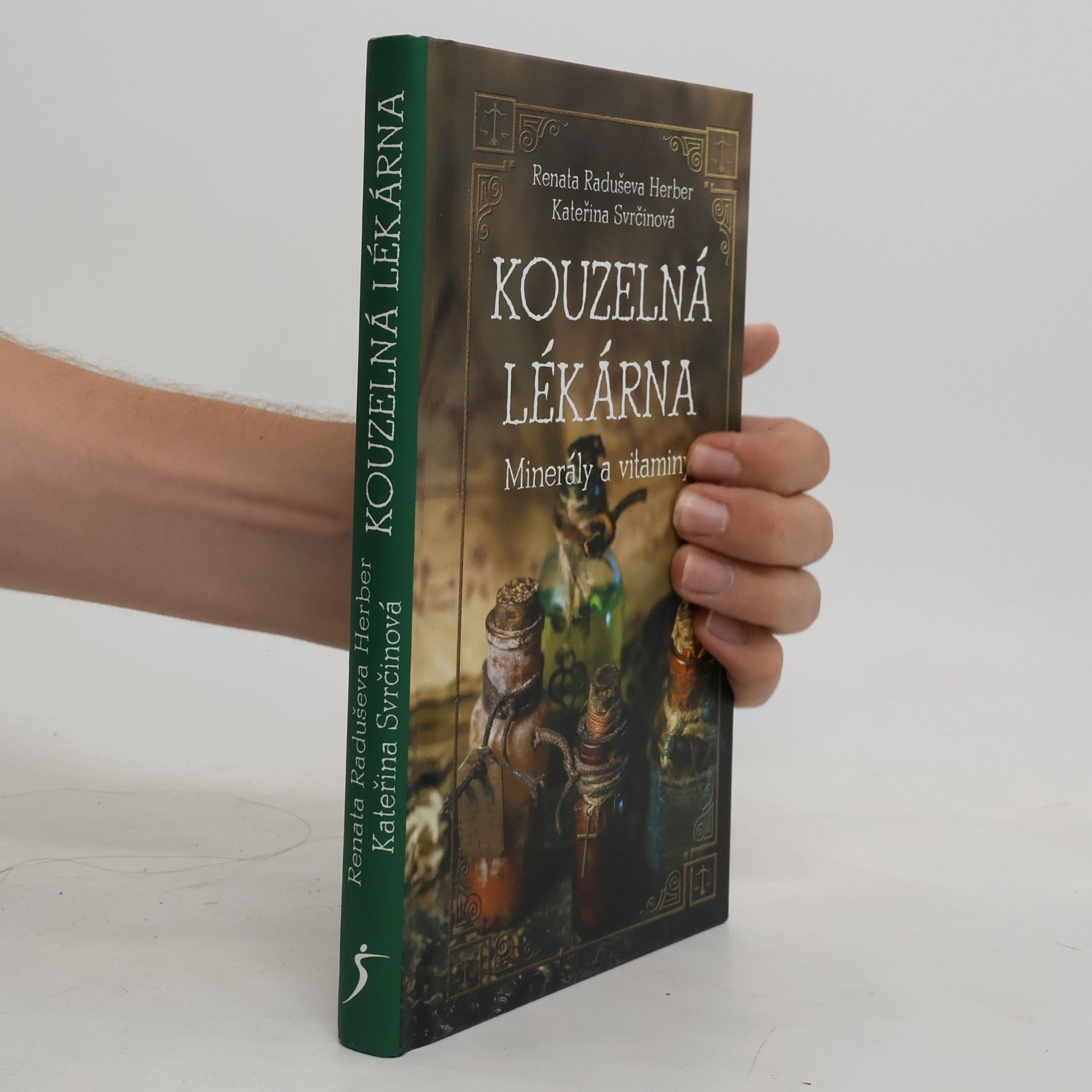 Kouzelná lékárna : minerály a vitaminy