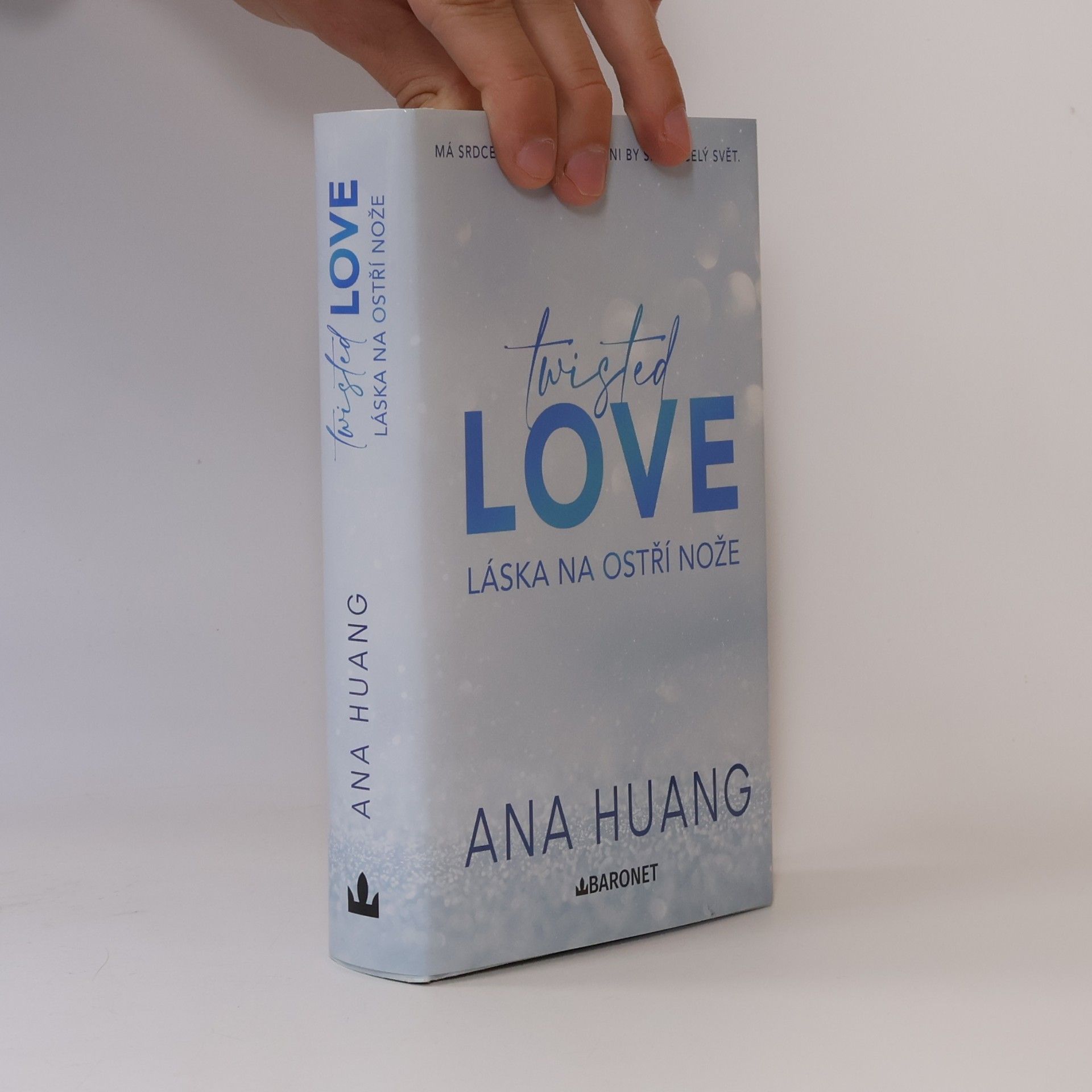 Ana Huang Twisted love. Láska na ostří nože