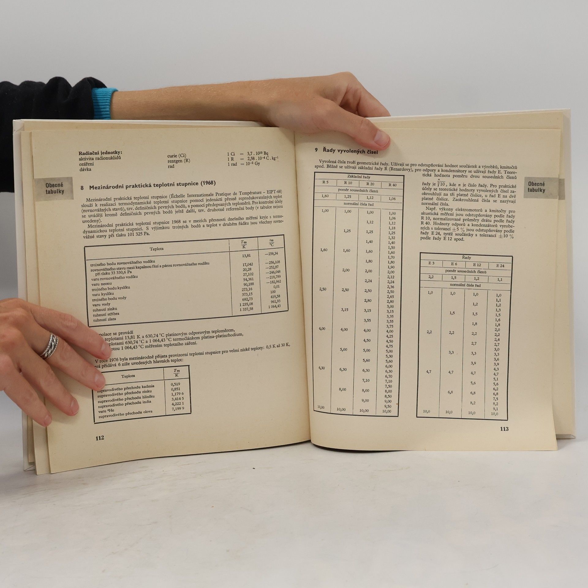 Jiří Mikulčák Matematické, fyzikální a chemické tabulky pro střední školy
