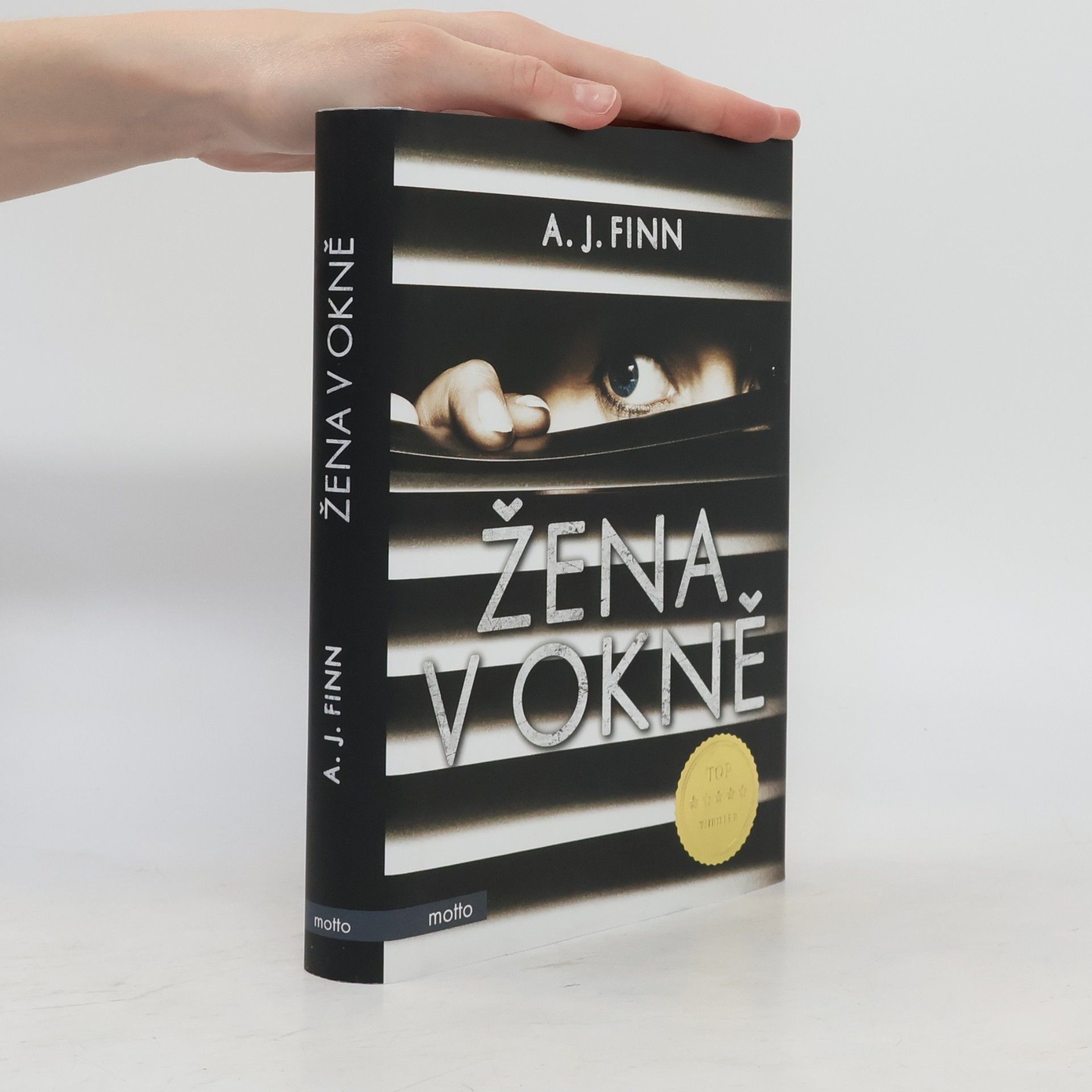 Žena v okně