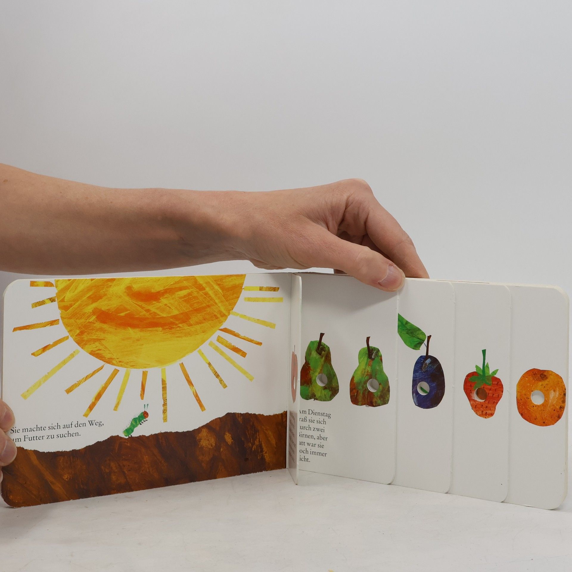 Eric Carle Die kleine Raupe Nimmersatt. Spielbilderbuch