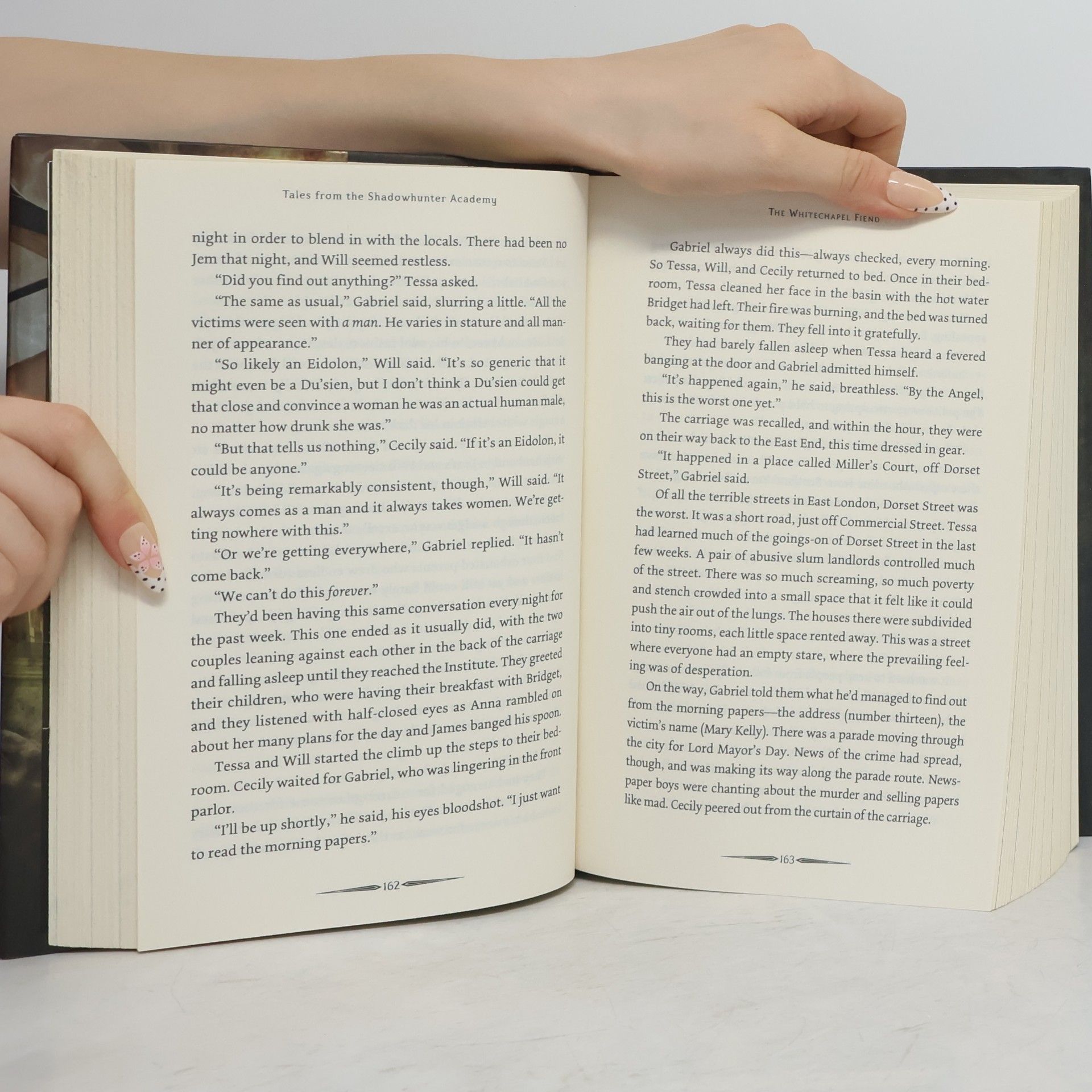 Maureen Johnsonová Tales from the Shadowhunter Academy