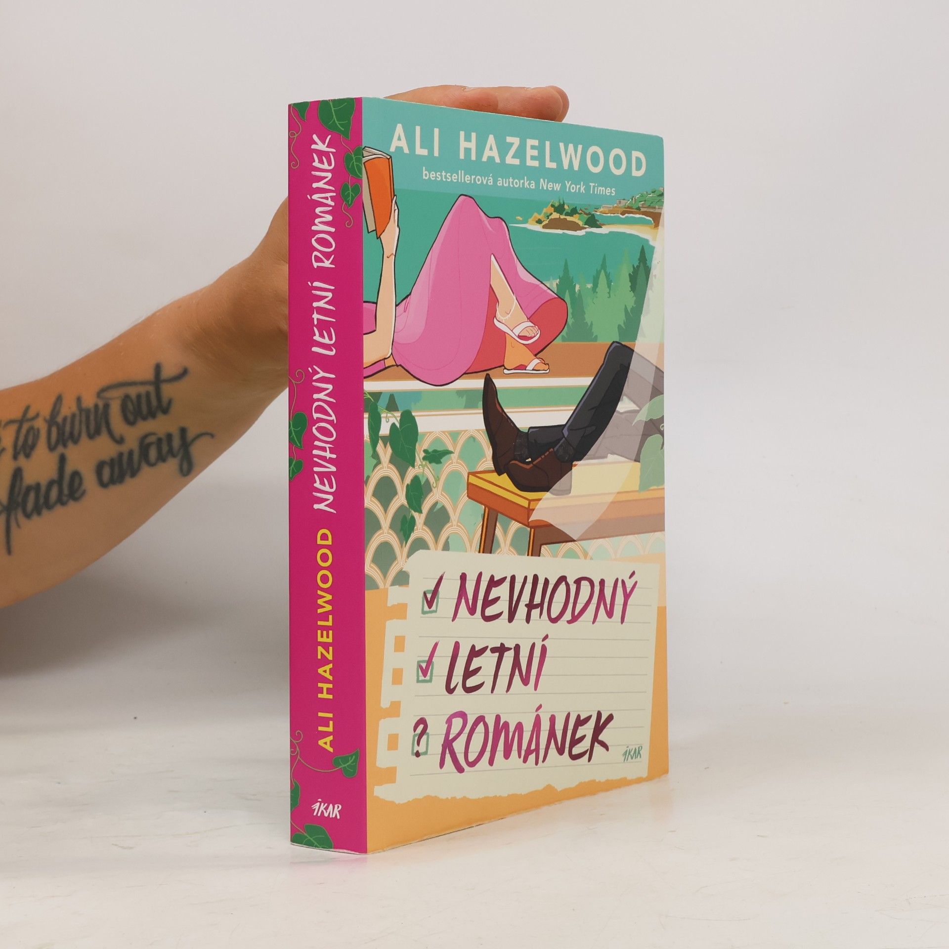 Ali Hazelwood Nevhodný letní románek