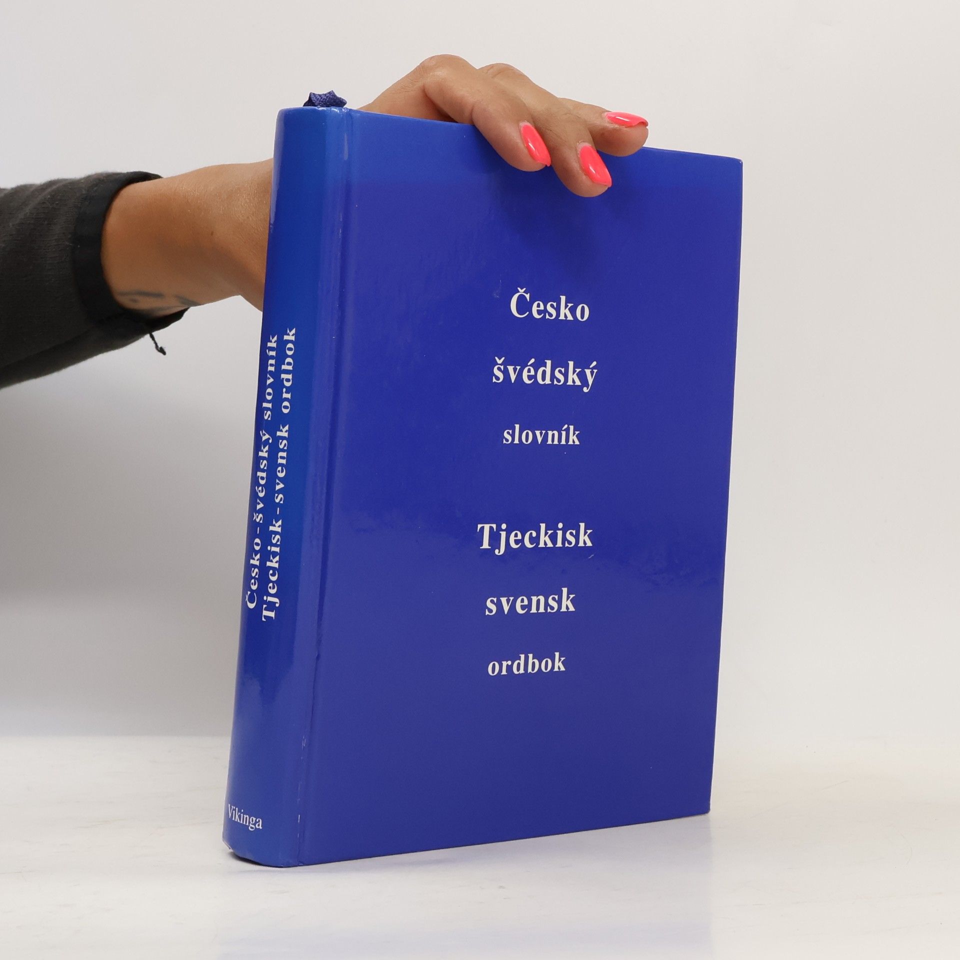 Zdena Hanzlová Česko-švédský slovník s gramatickým přehledem. Tjeckisk-svensk ordbok med grammatisk översikt