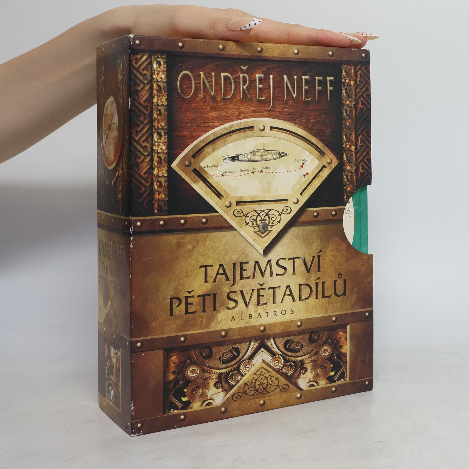 Ondřej Neff Tajemství pěti světadílů (box)