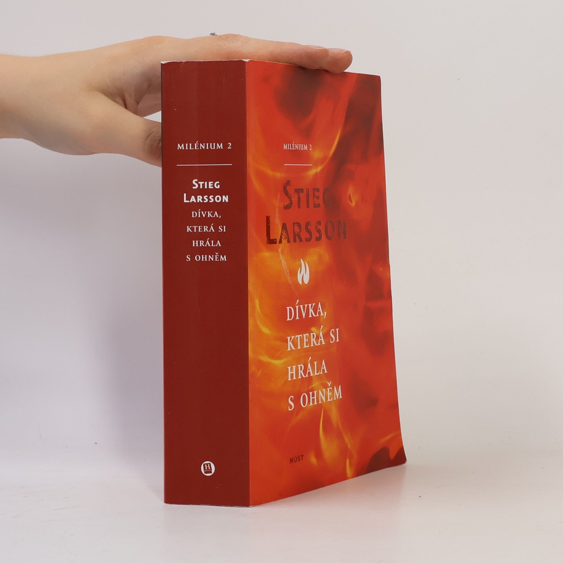 Stieg Larsson Dívka, která si hrála s ohněm