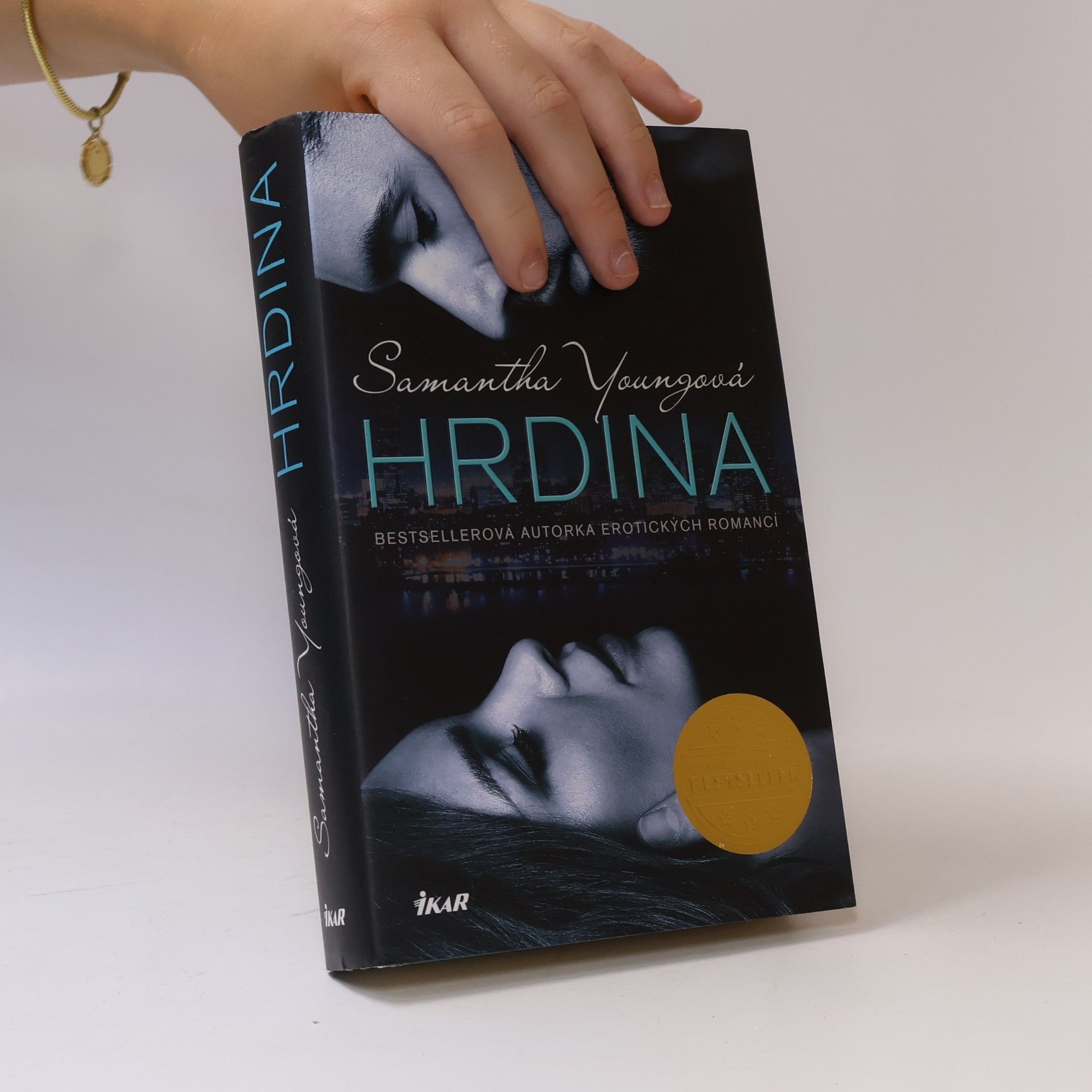 Samantha Young Hrdina
