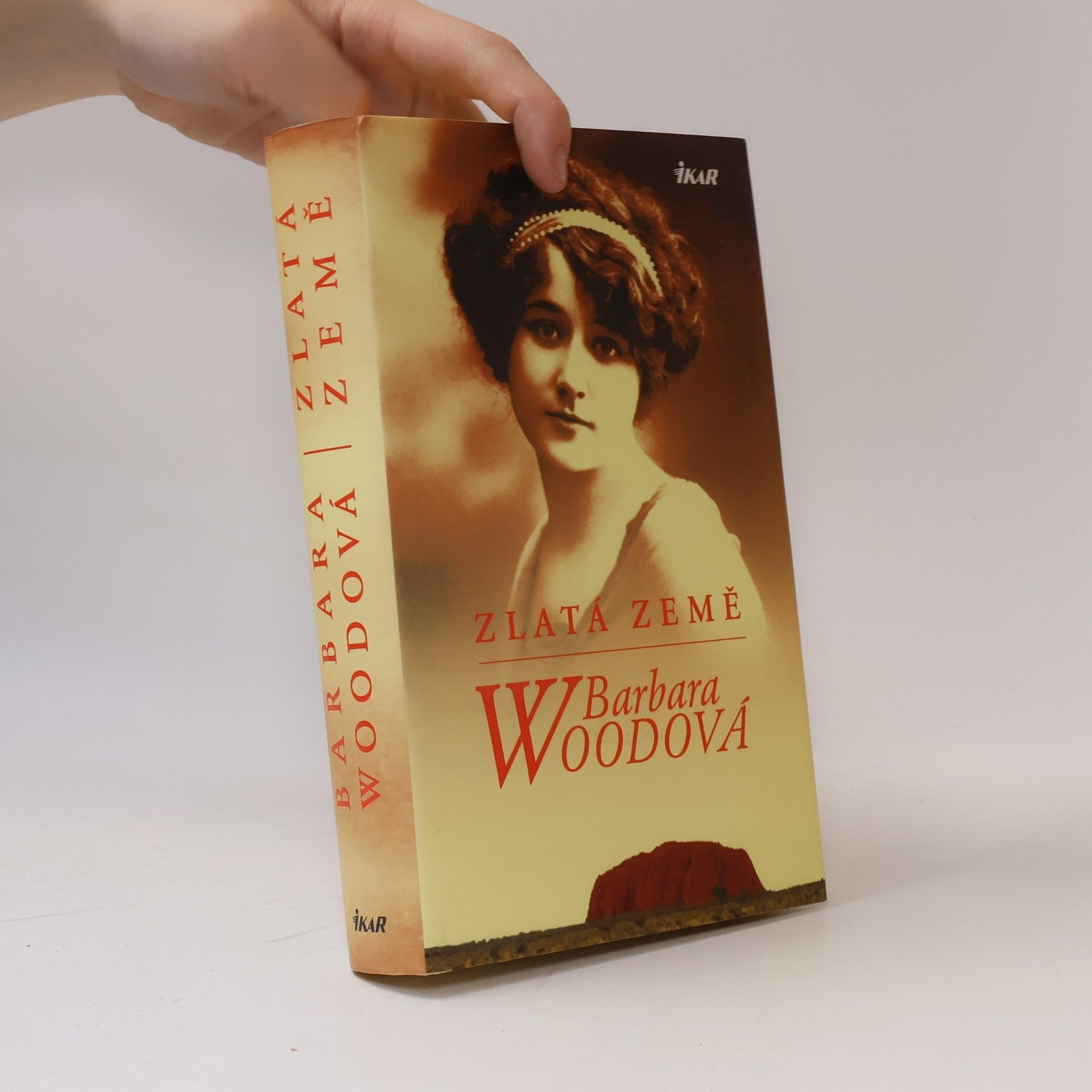 Barbara Wood Zlatá země