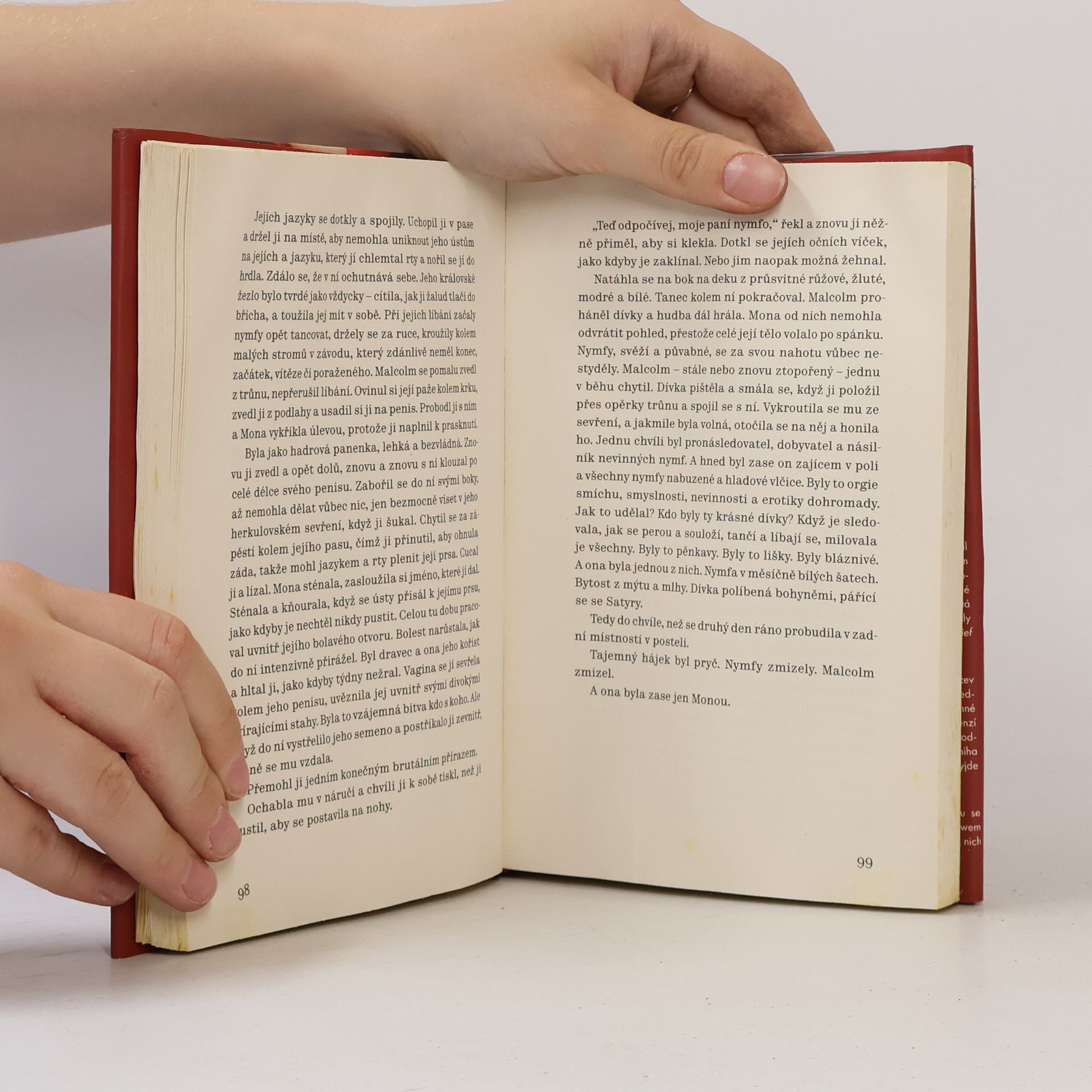 Tiffany Reisz Rudá galerie