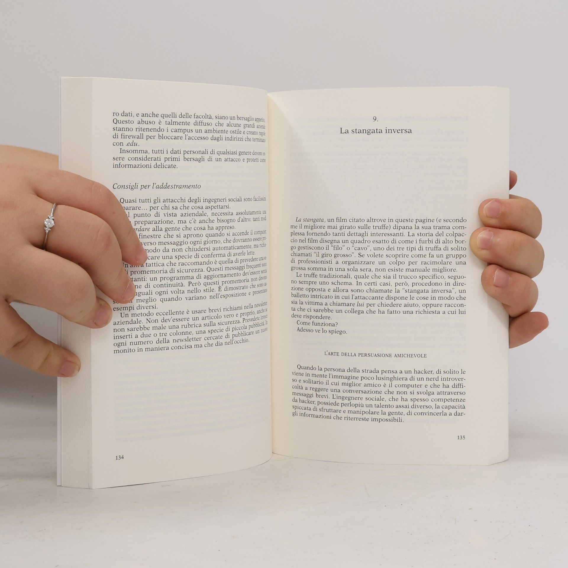 Kevin D. Mitnick Universale Economica. Saggi - 8246: L'arte dell'inganno