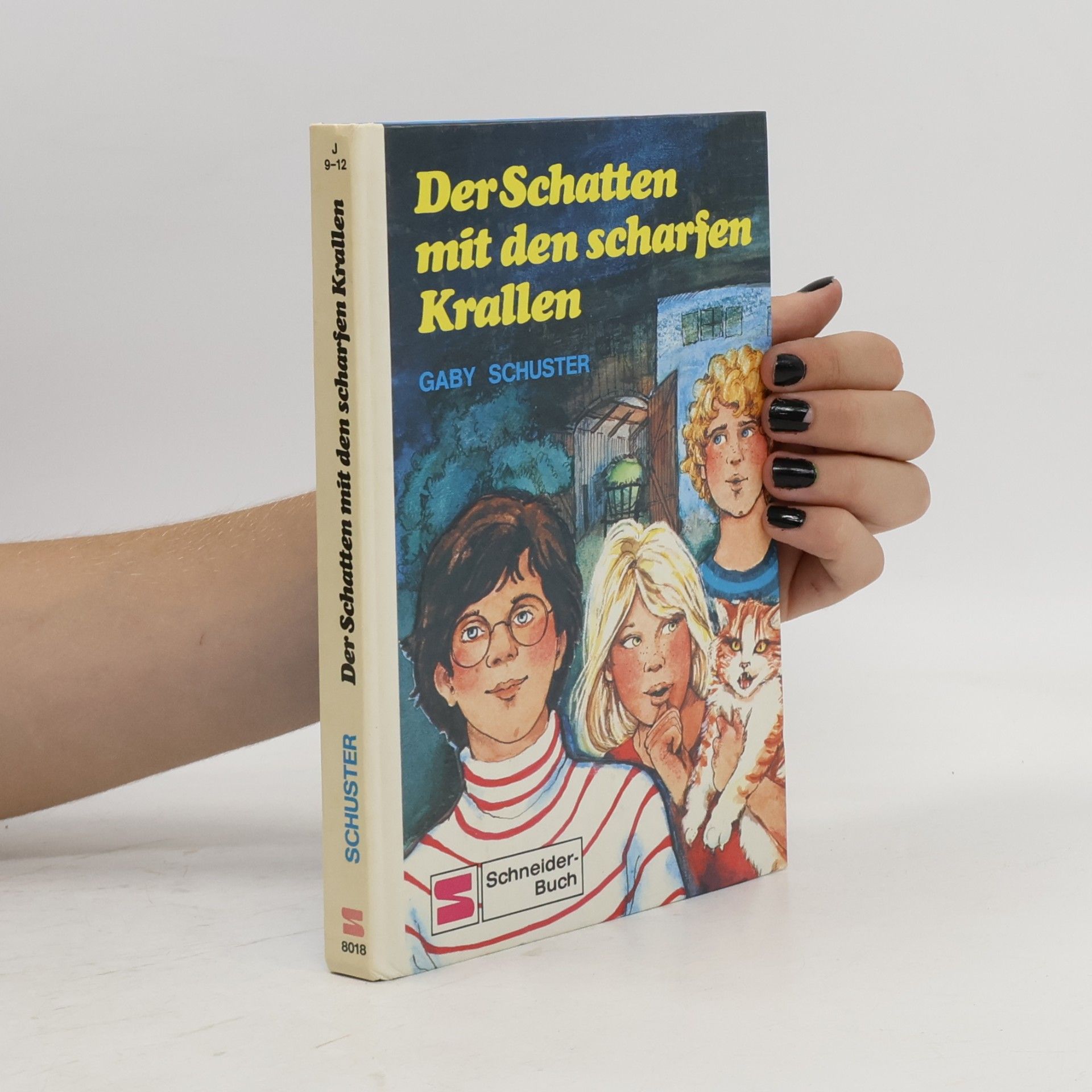 Torun Lian Frida mit dem Herzen in der Hand