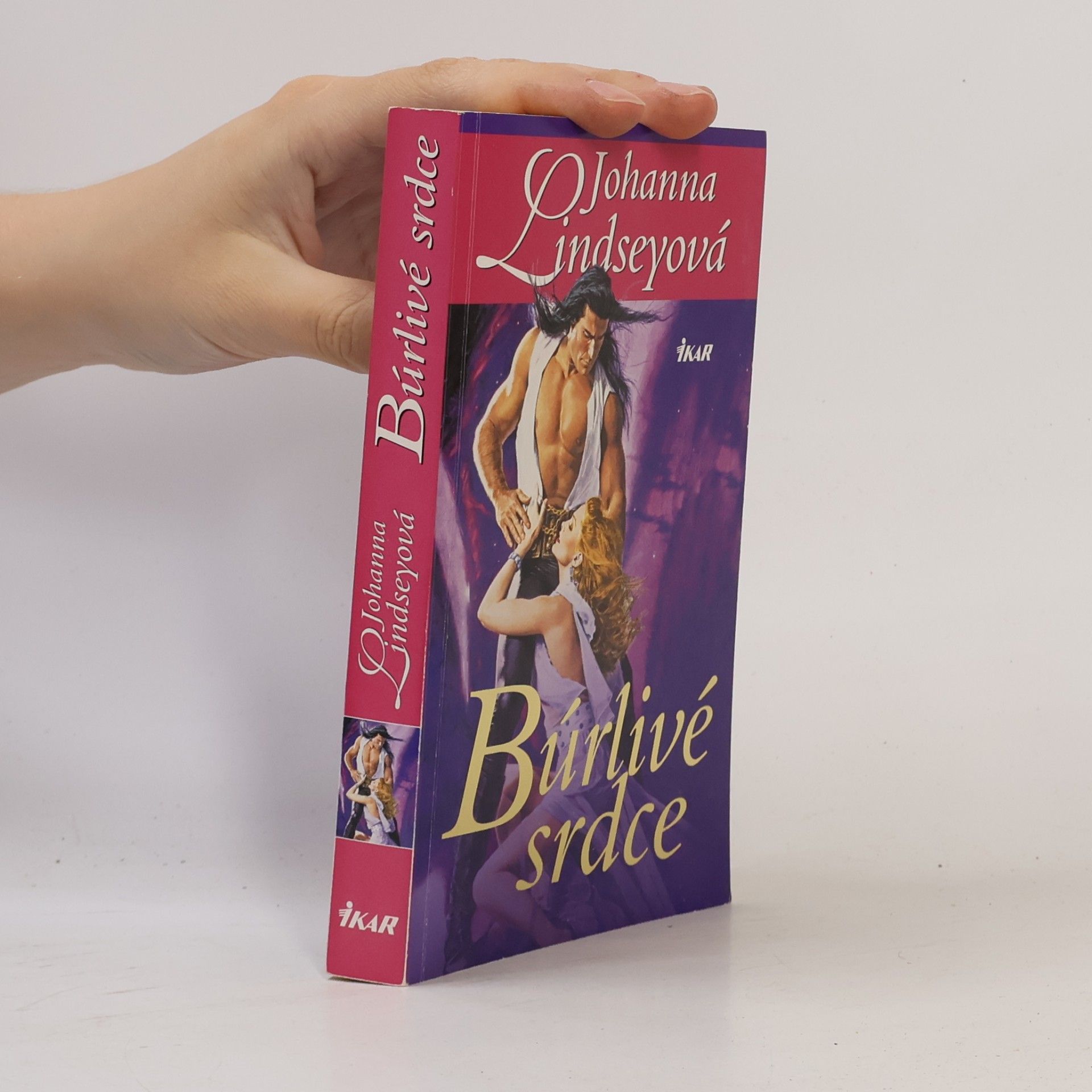 Johanna Lindsey Búrlivé srdce