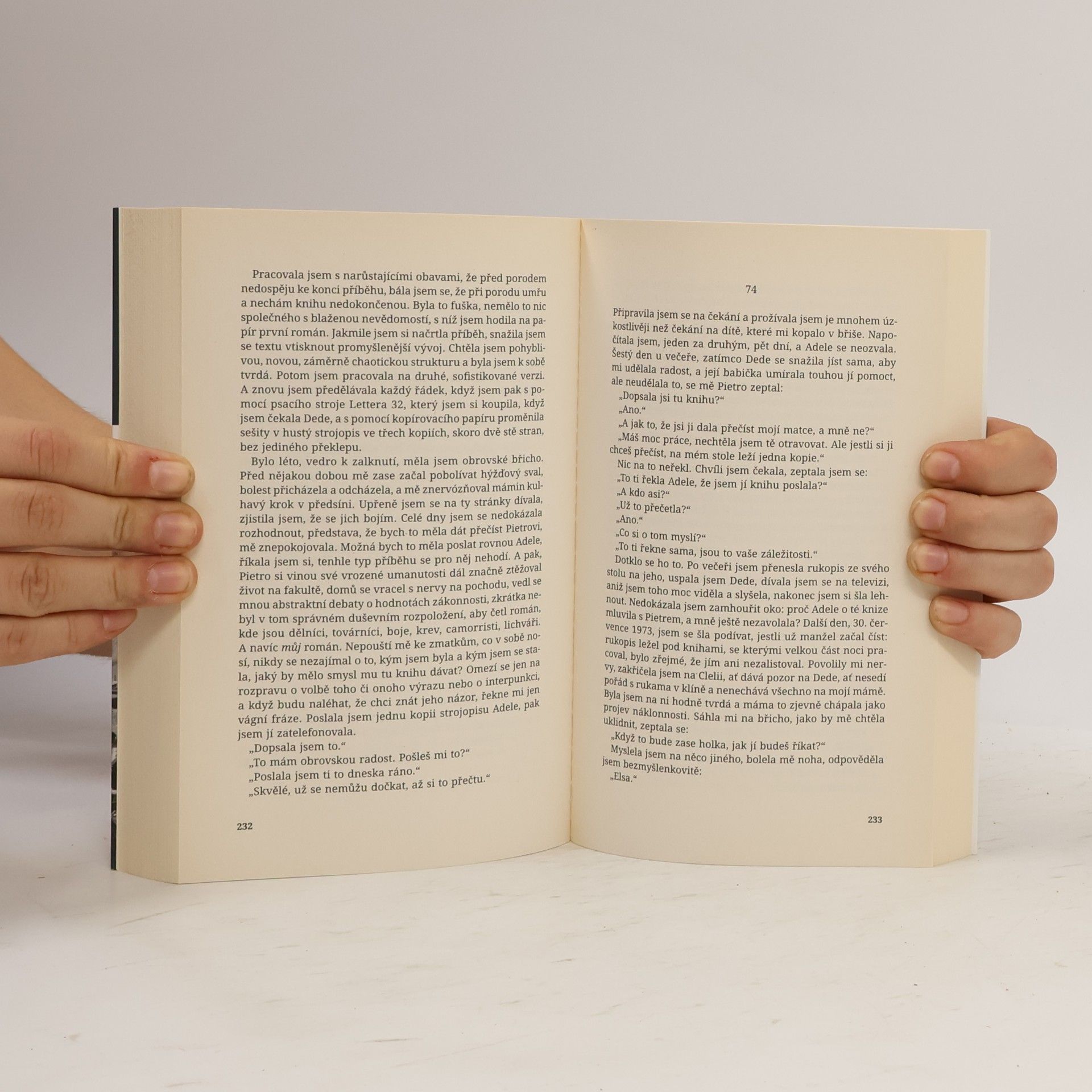 Elena Ferrante Geniální přítelkyně 3. Příběh těch, co odcházejí, a těch, kteří zůstanou