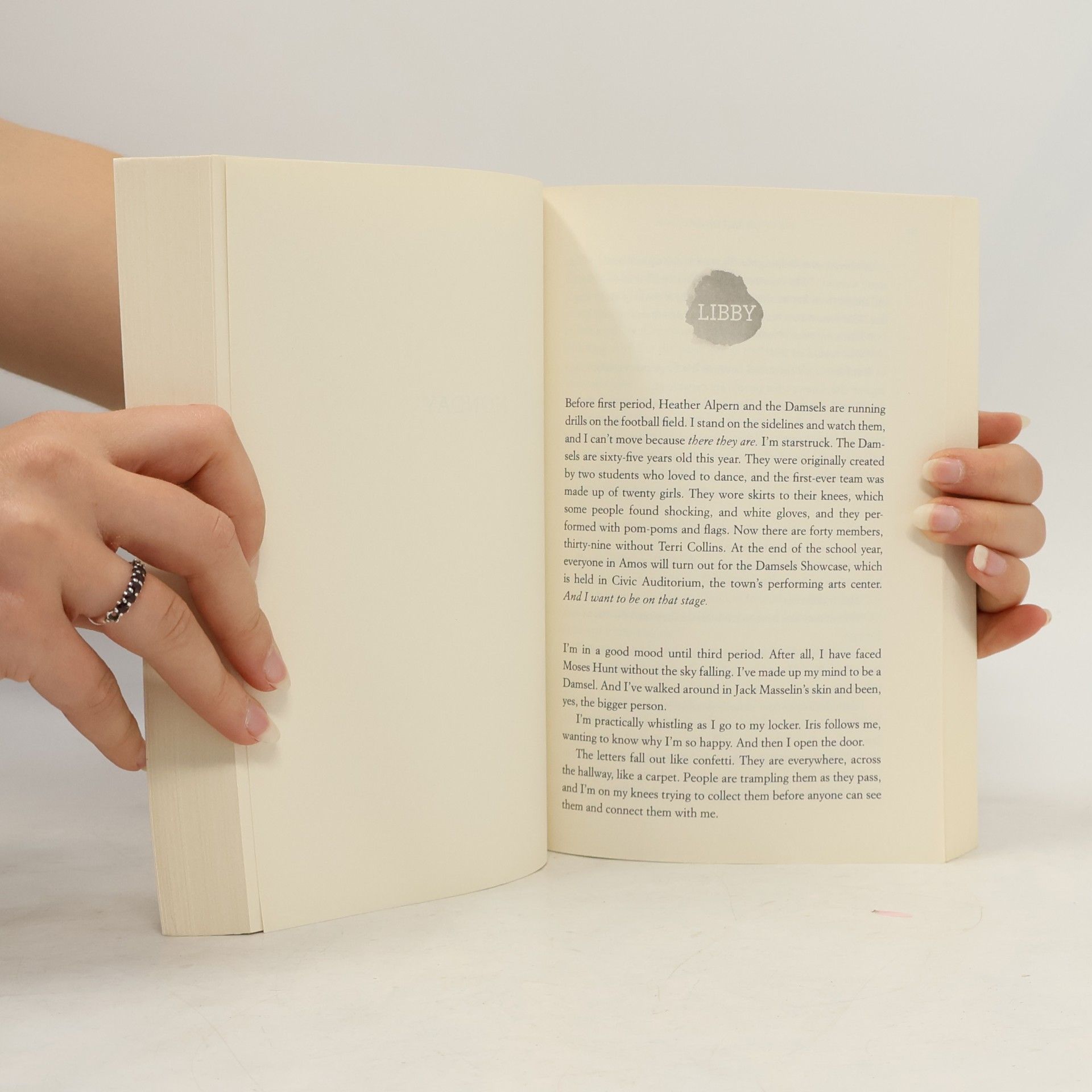 Jennifer Niven Holding Up the Universe