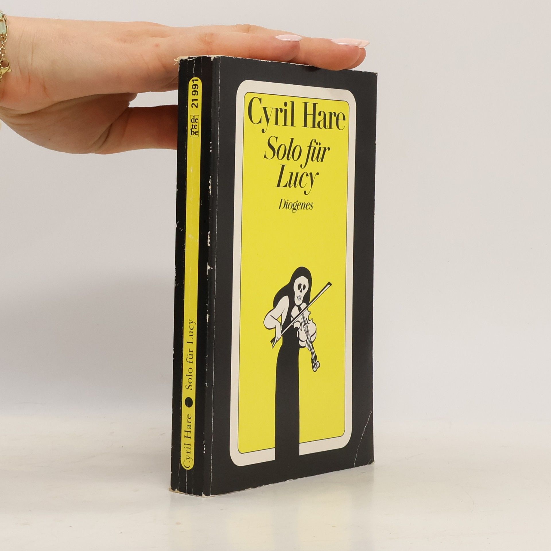 Cyril Hare Solo für Lucy