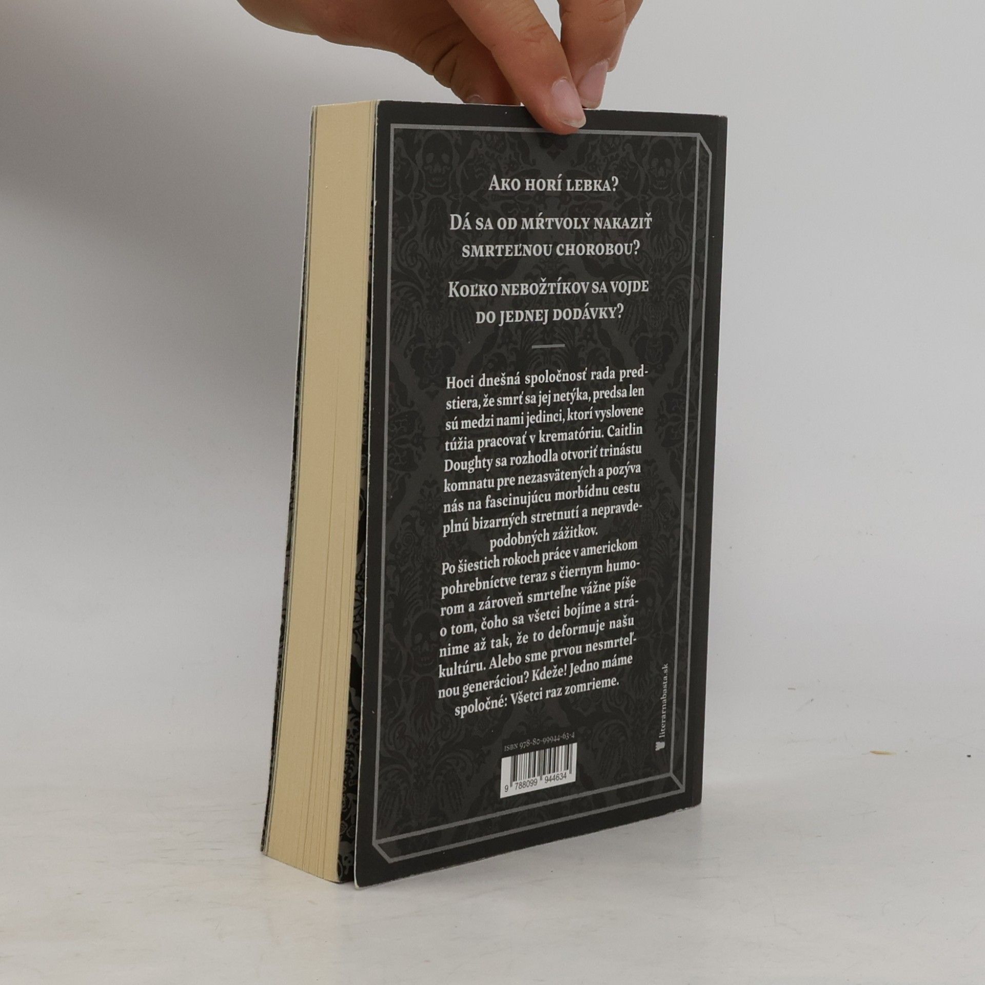 Caitlin Doughty Dym v očiach a iné lekcie z krematoria