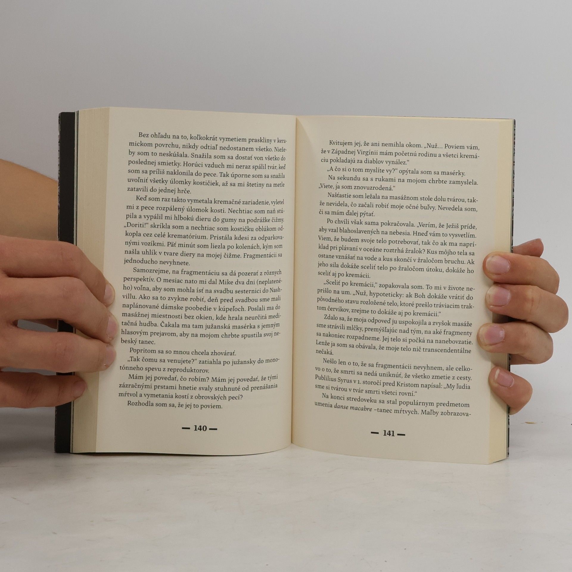 Caitlin Doughty Dym v očiach a iné lekcie z krematoria