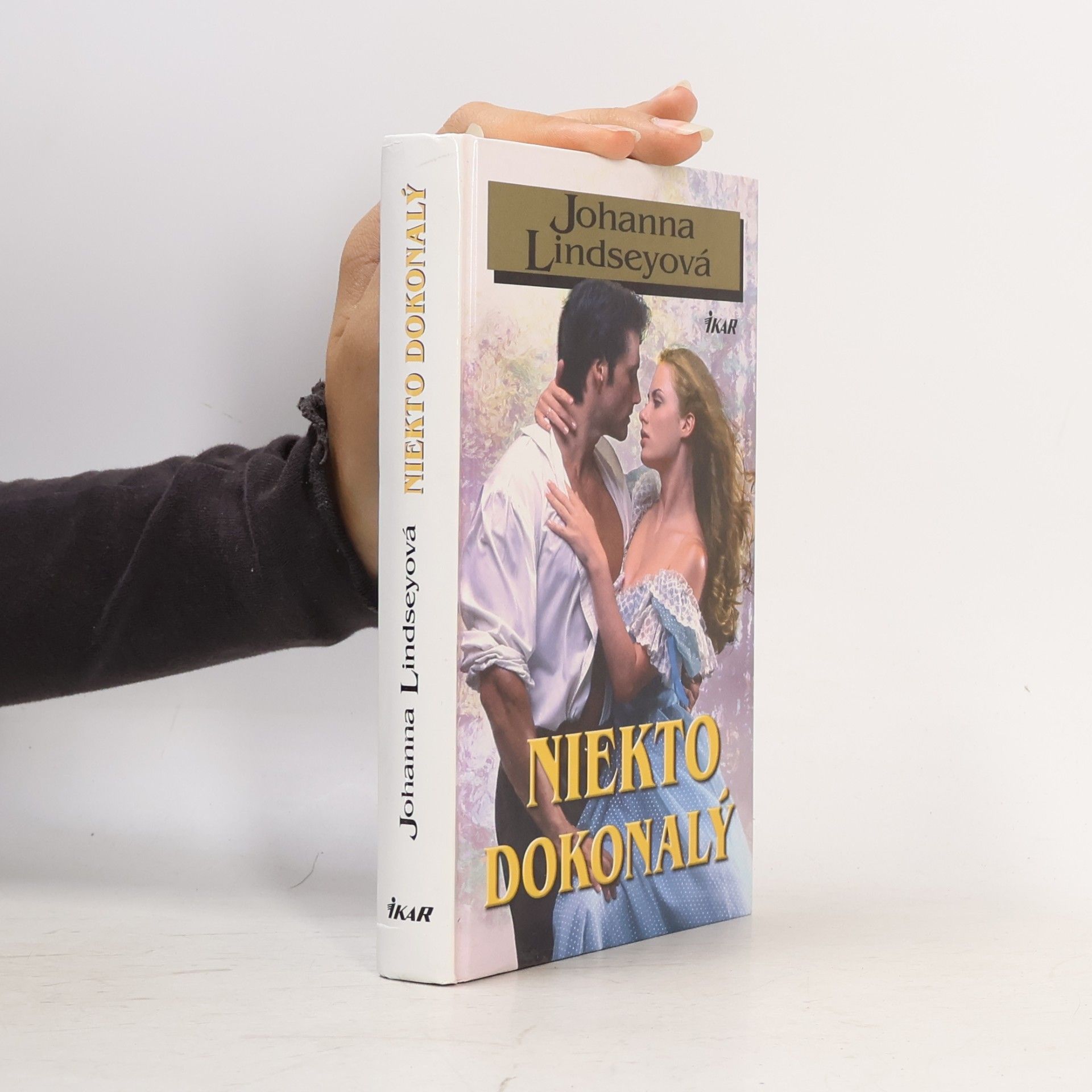 Johanna Lindsey Niekto dokonalý