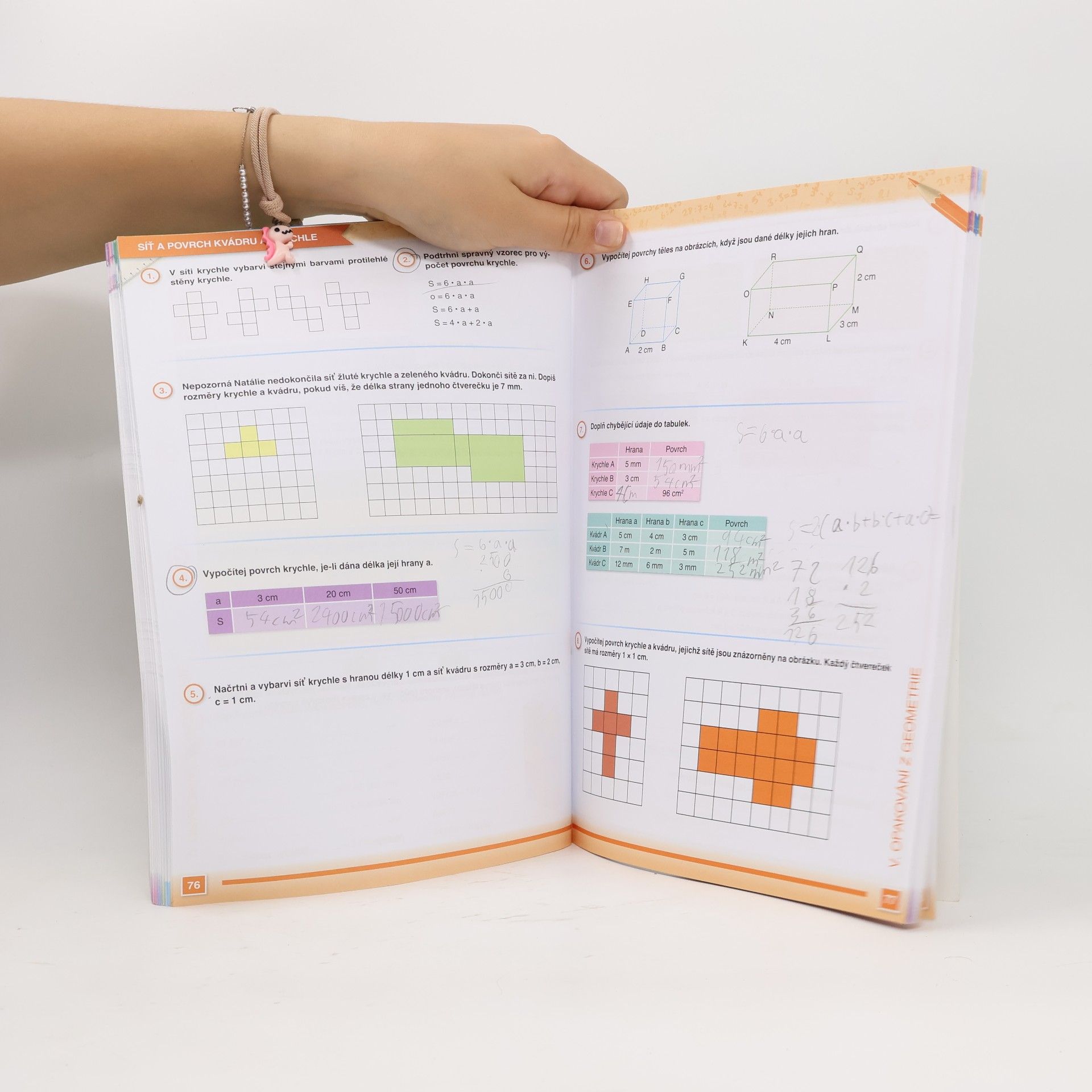 Various authors Hravá matematika. Pracovní sešit pro 6. ročník ZŠ a víceletá gymnázia