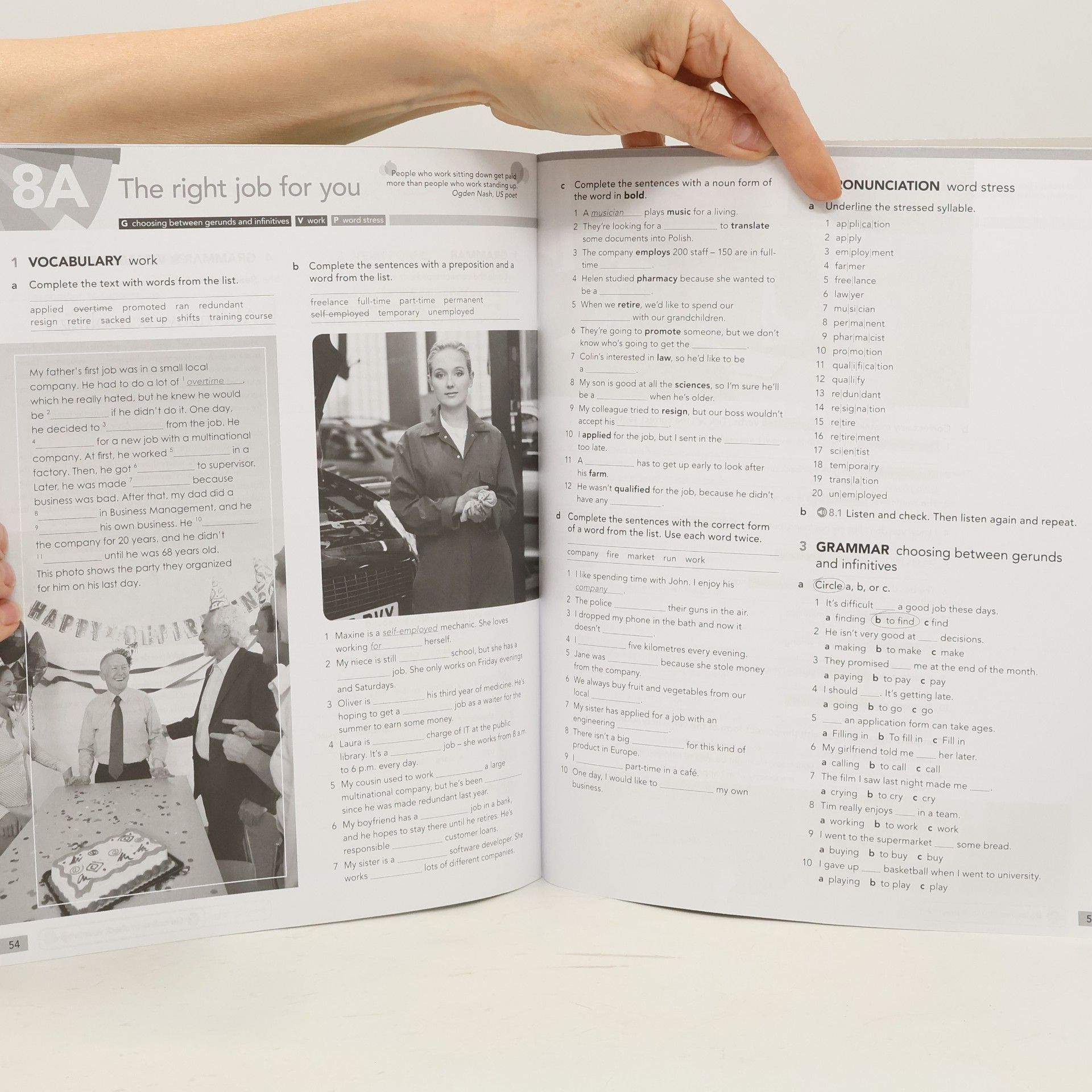 AA.VV. English File Intermediate Workbook with Key, fourth edition