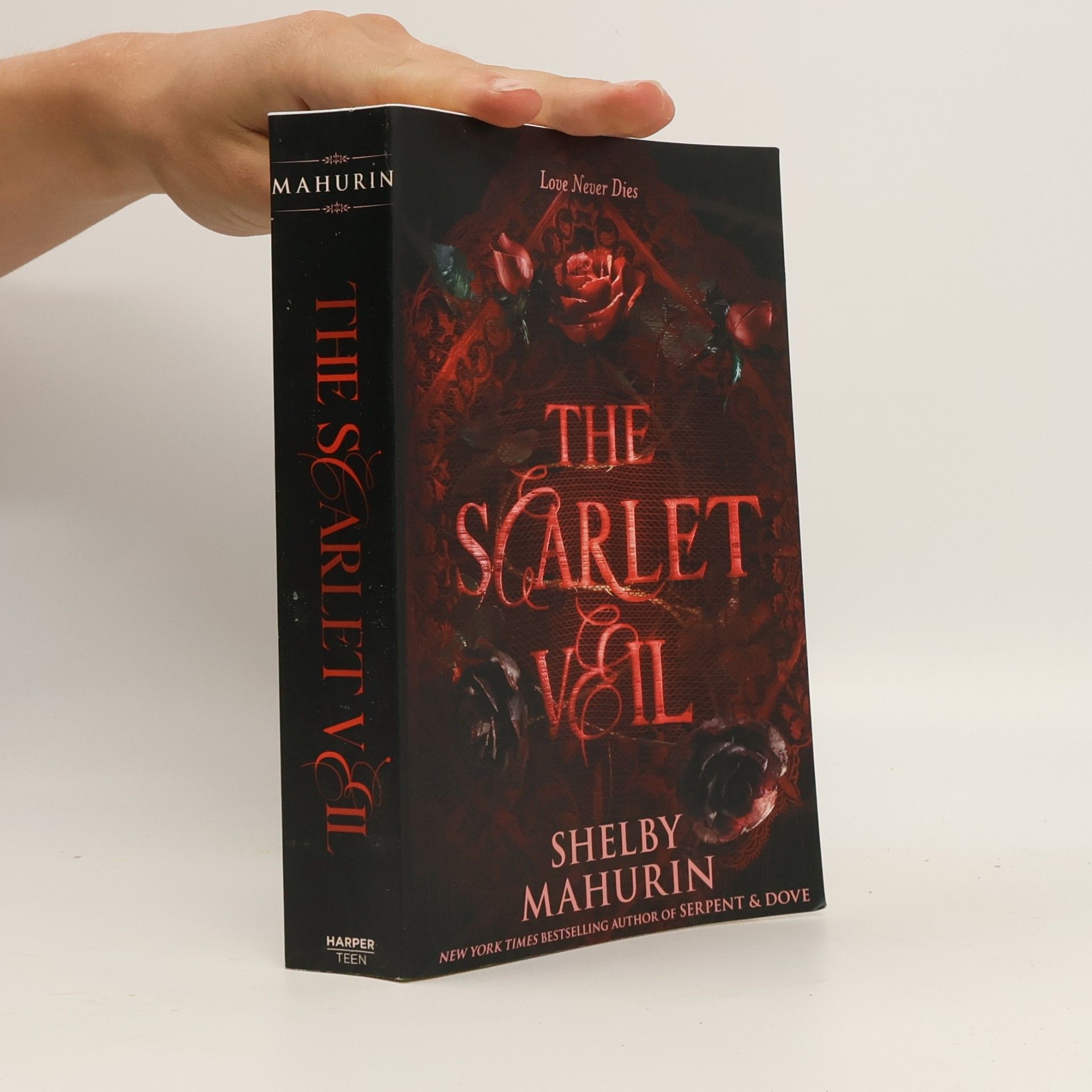 Shelby Mahurin The Scarlet Veil