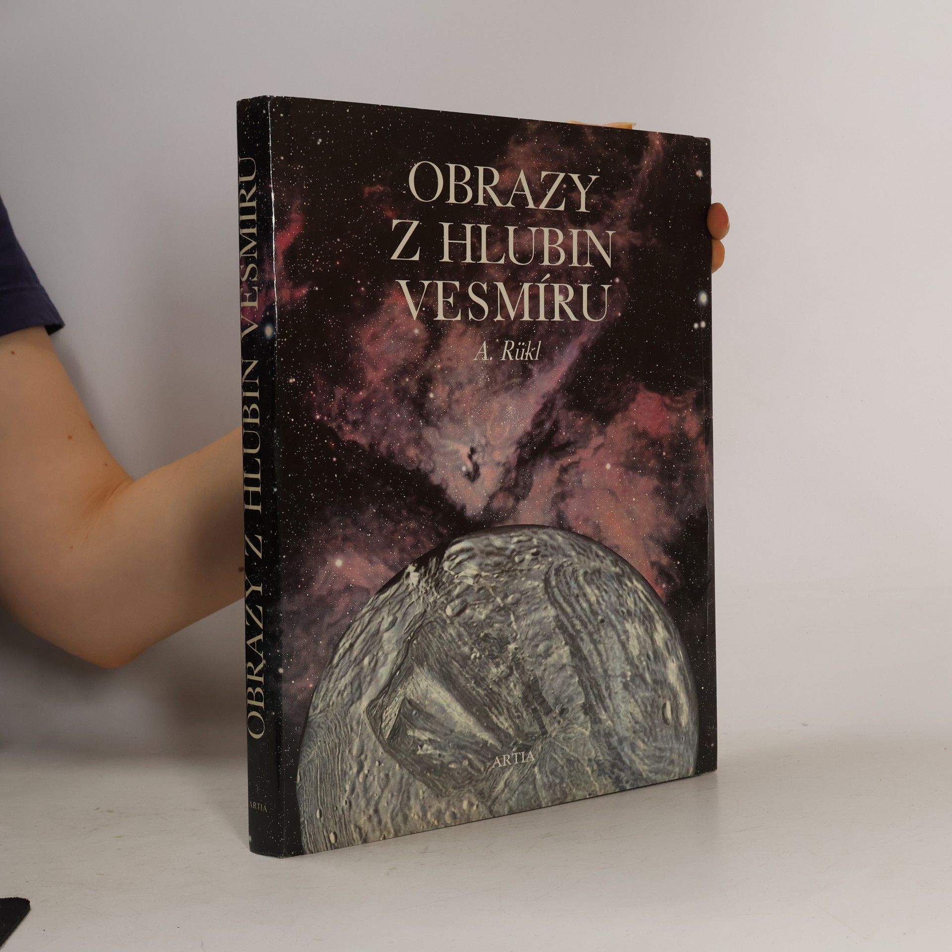 Antonín Rükl Obrazy z hlubin vesmíru