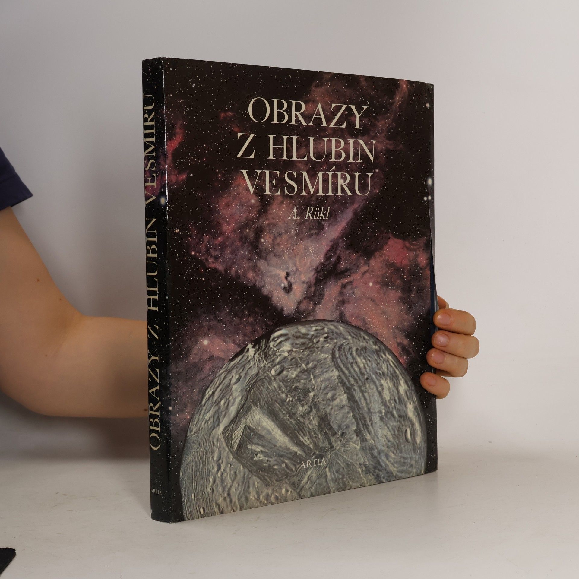 Antonín Rükl Obrazy z hlubin vesmíru