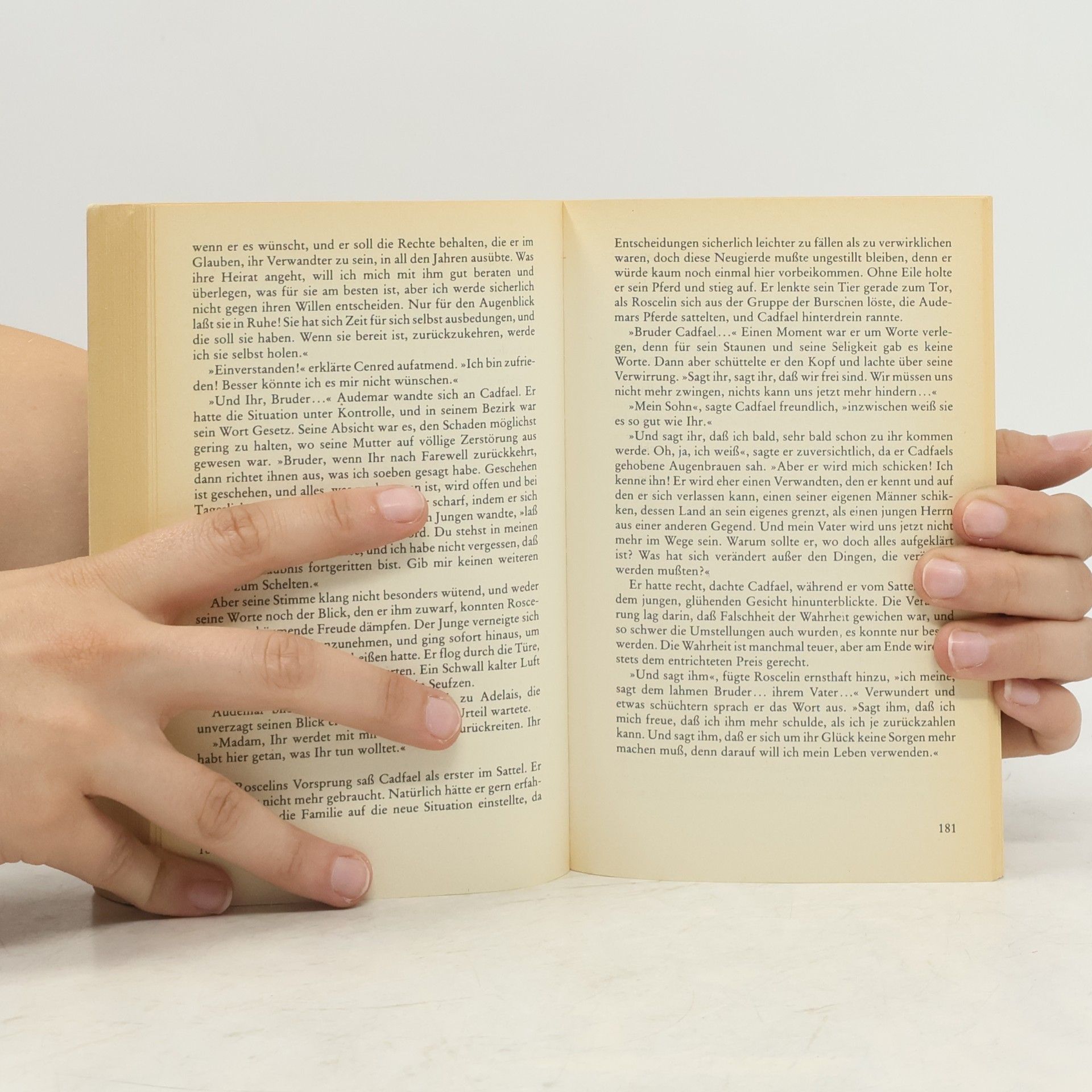 Edith Pargeter Bruder Cadfael und das fremde Mädchen. Bruder Cadfael und der Ketzerlehrling. Zwei mittelalterliche Kriminalromane. Aus d. Engl. v. Jürgen Langowski u. Christel Wiemken