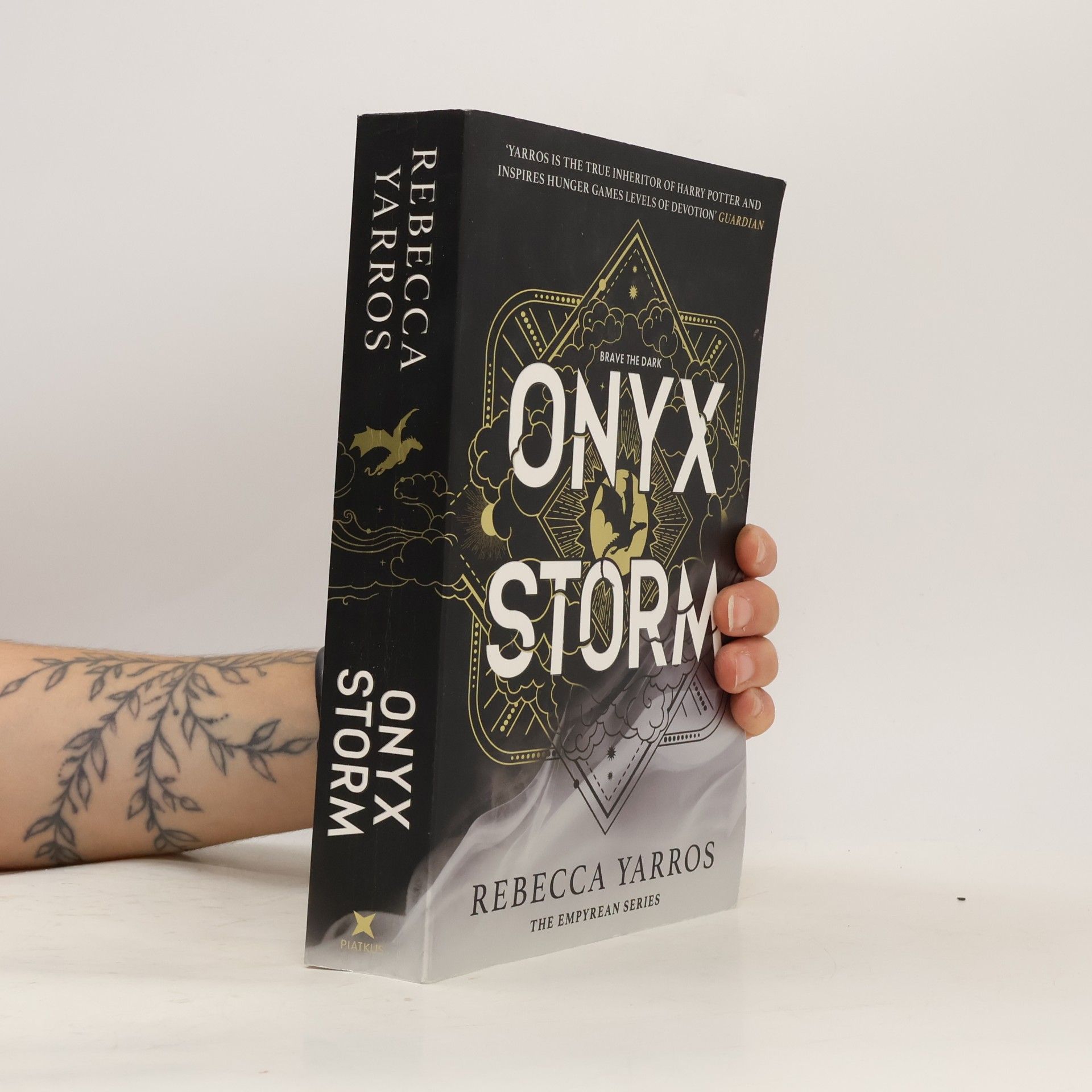 Rebecca Yarros Onyx Storm