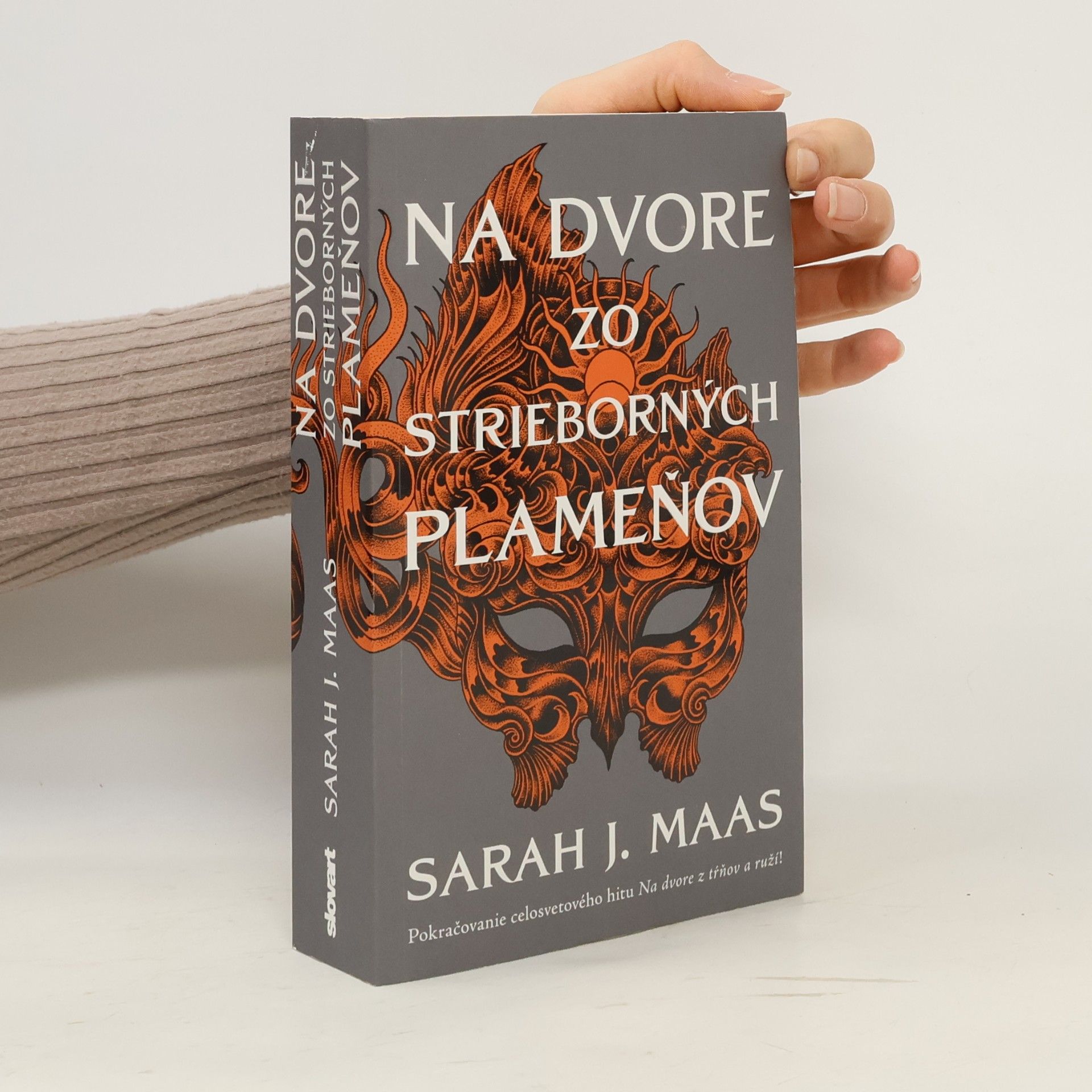 Sarah J. Maas Na dvore zo strieborných plameňov