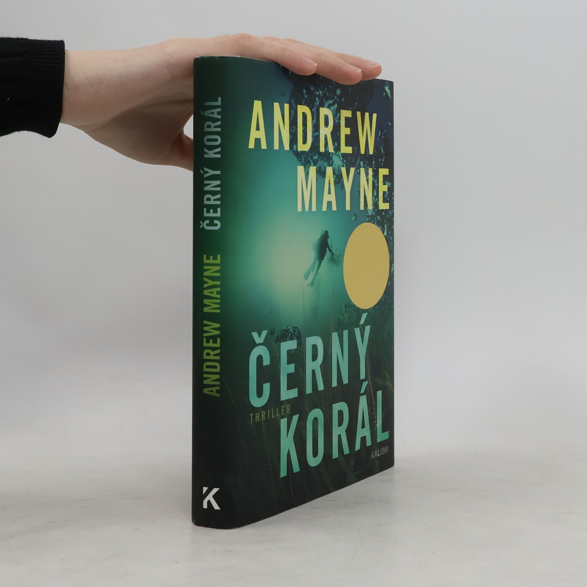 Andrew Mayne Černý korál