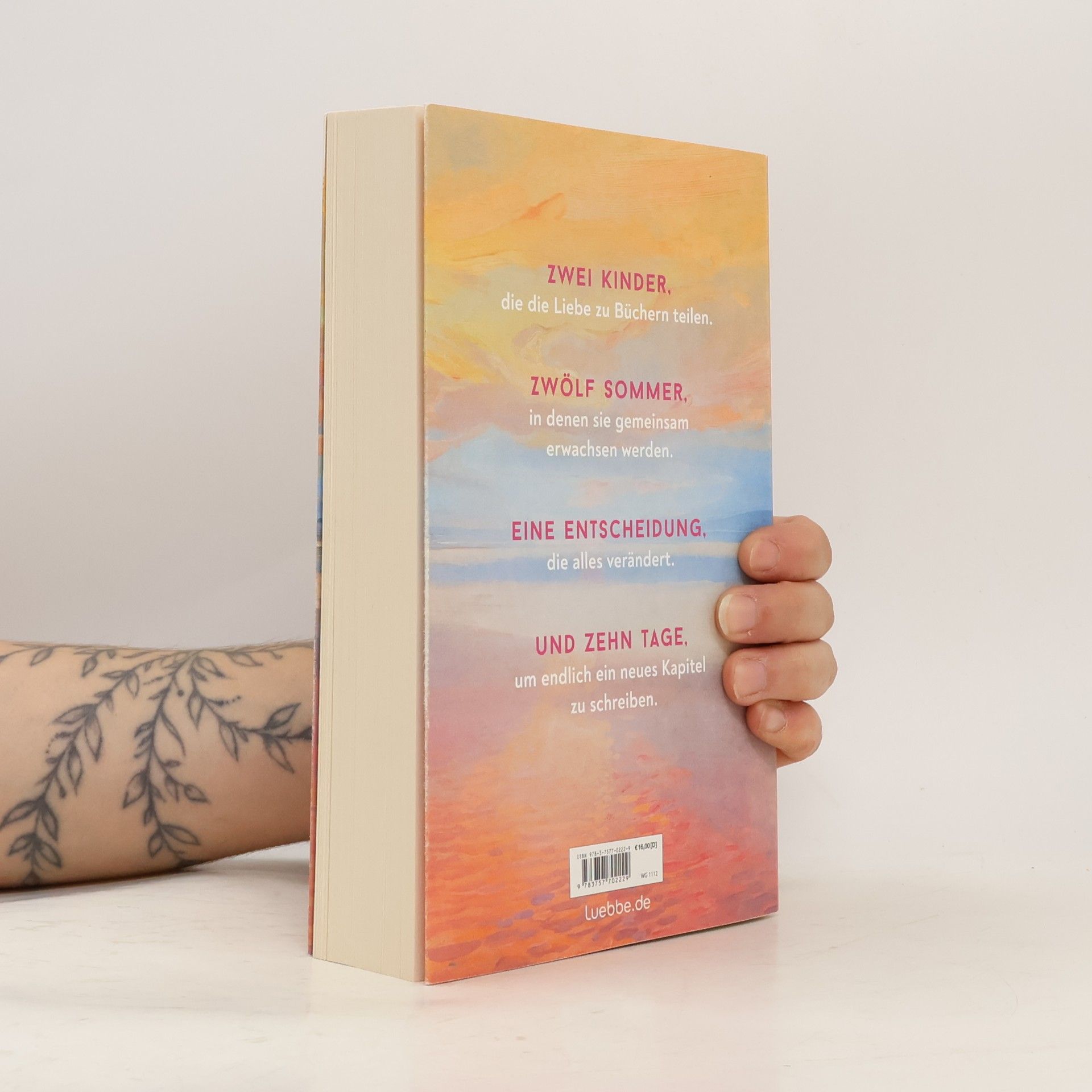 Lucy Astner Kein Sommer ohne August: Roman. SPIEGEL-Bestseller – der Sommerroman des Jahres für alle, die Bücher, Buchhandlungen und große Liebesgeschichten lieben (Every Summer Has A Story, Band 1)