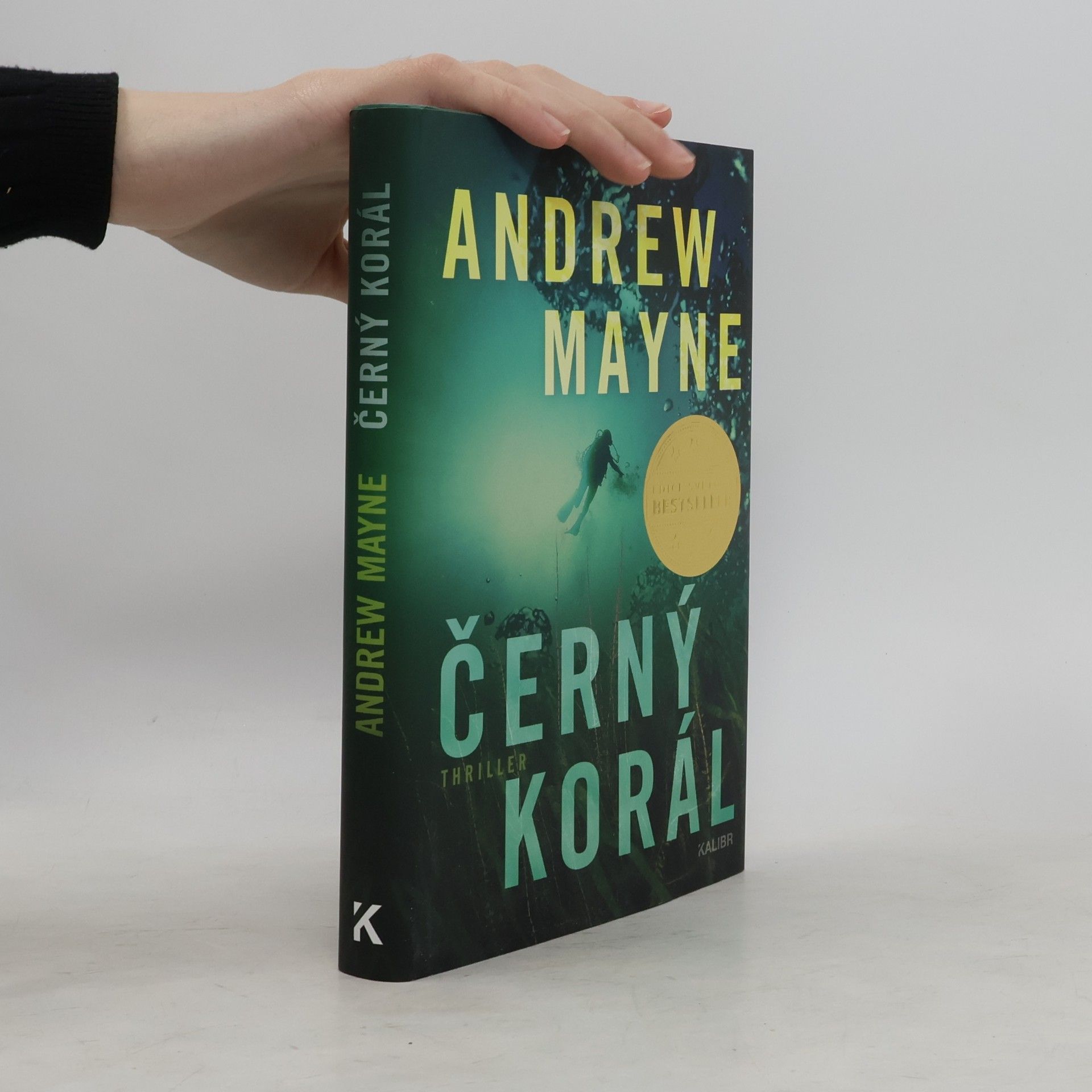 Andrew Mayne Černý korál