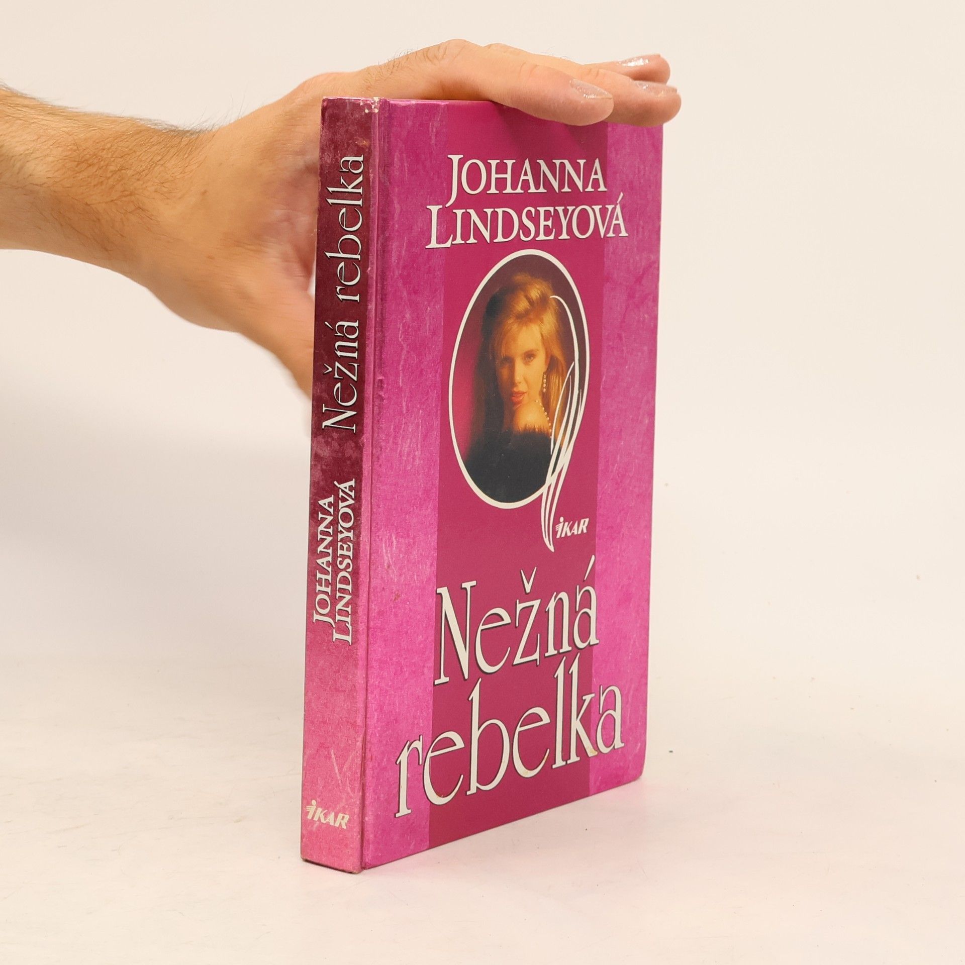 Johana Lindseyová Nežná rebelka