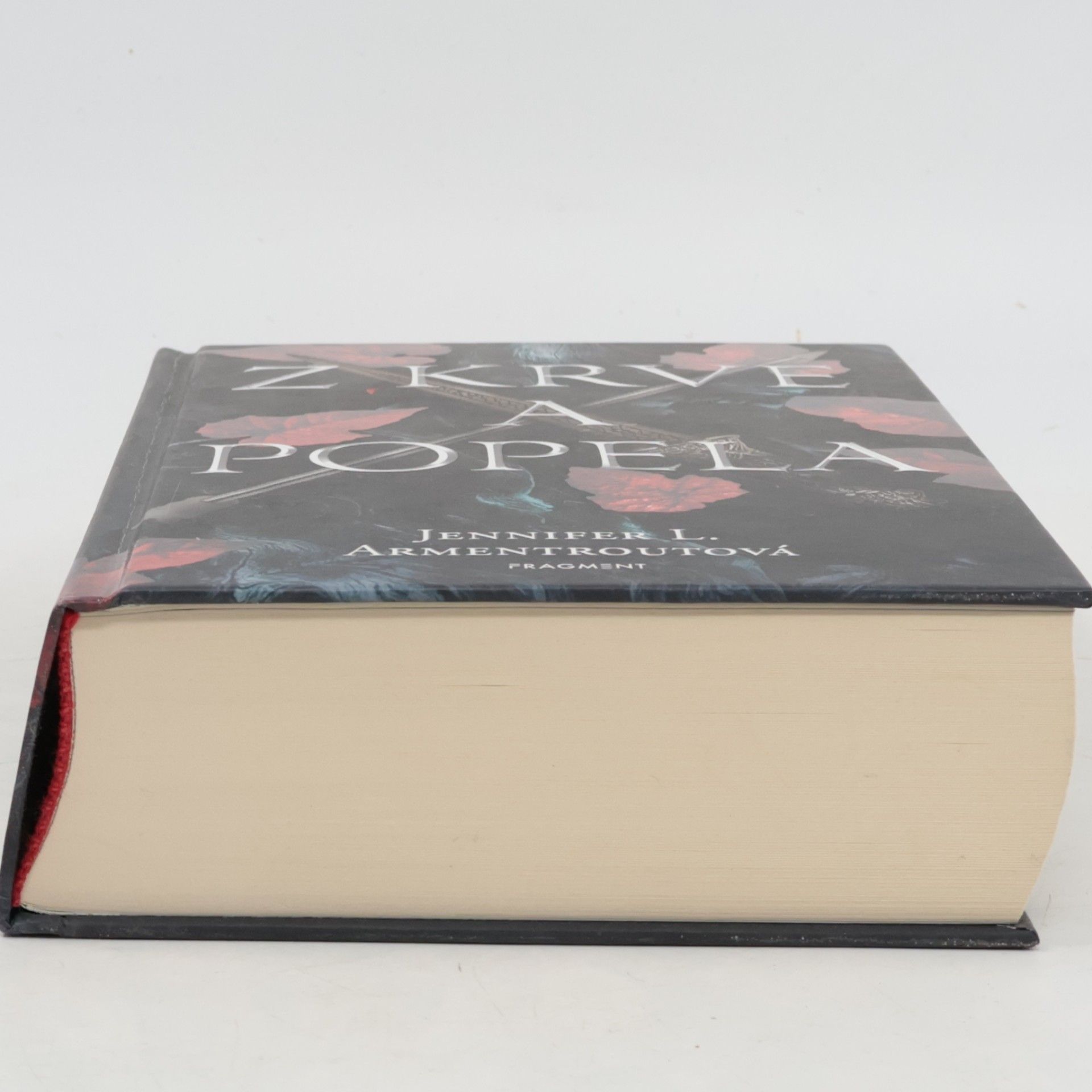 Jennifer L. Armentrout Z krve a popela