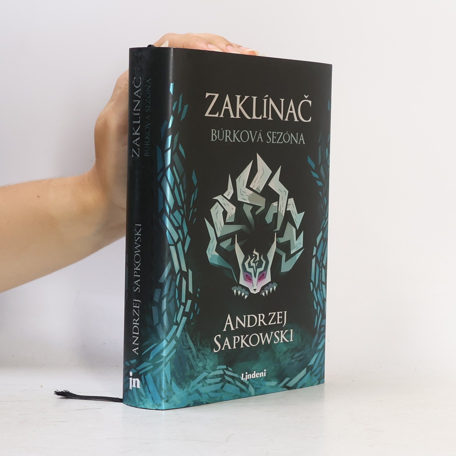Andrzej Sapkowski Zaklínač - búrková sezóna