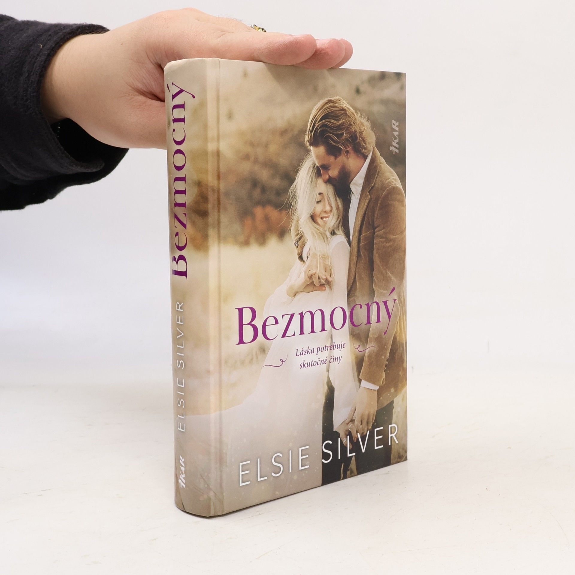 Elsie Silver Bezmocný