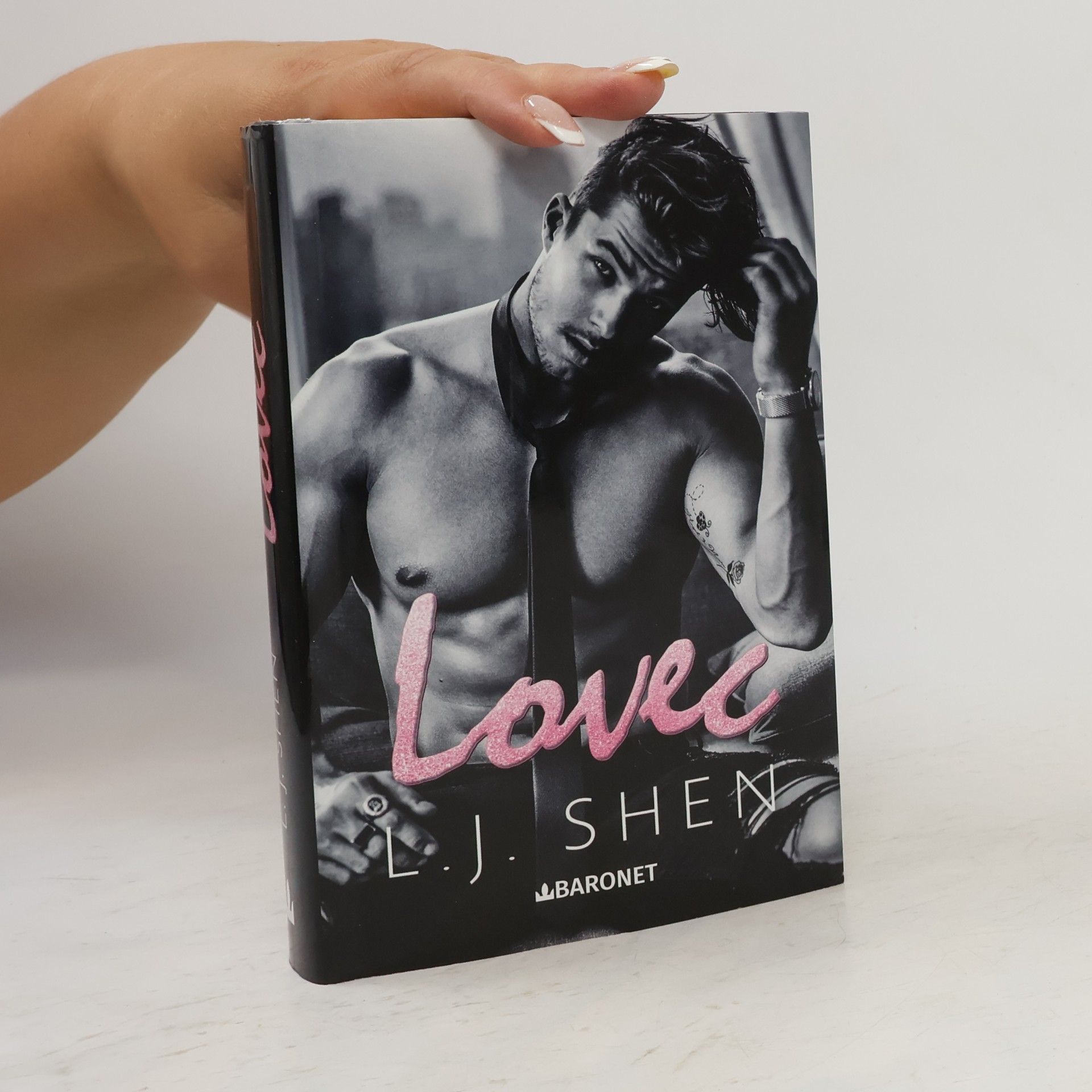 L. J. Shen Lovec