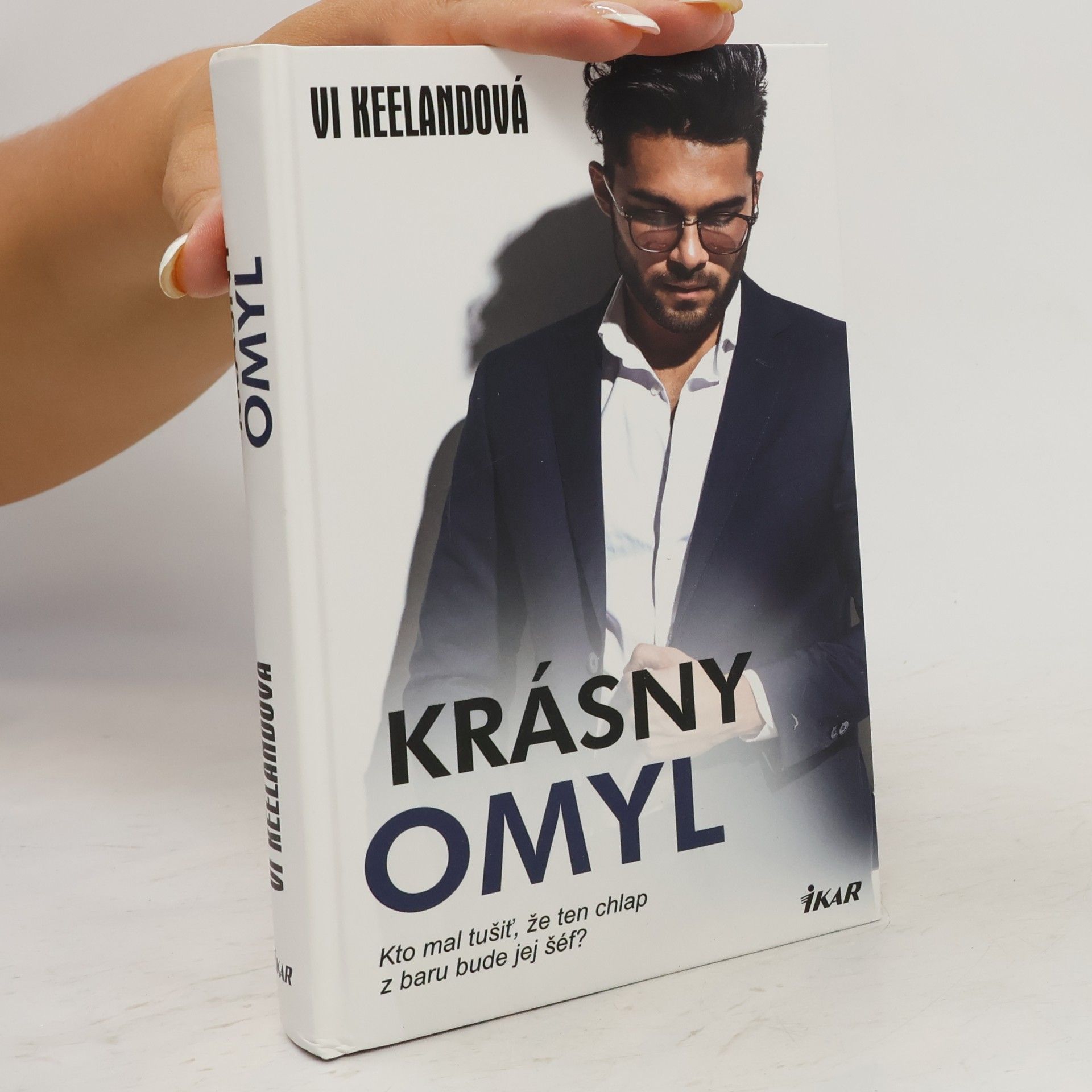 Vi Keeland Krásny omyl