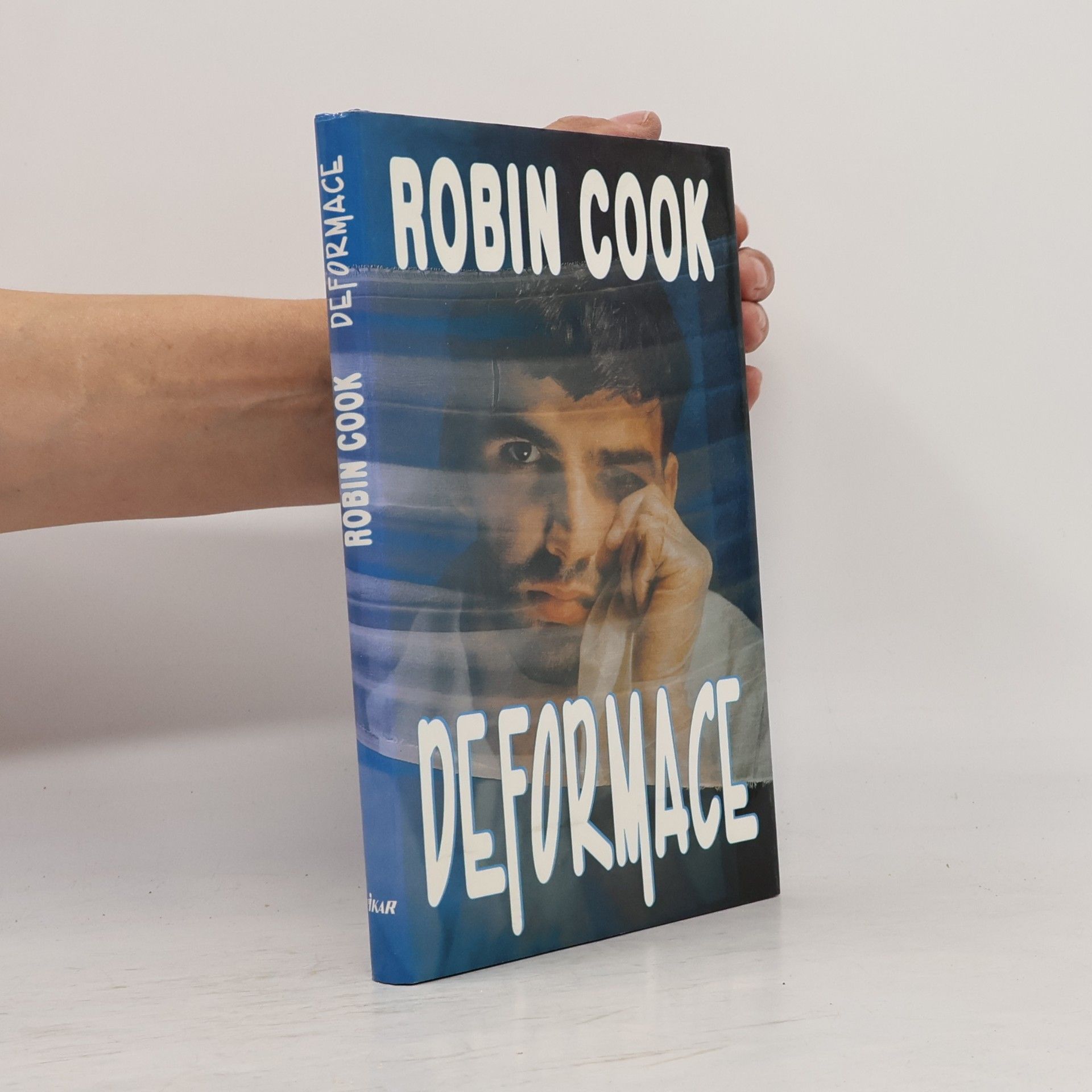Robin Cook Deformace