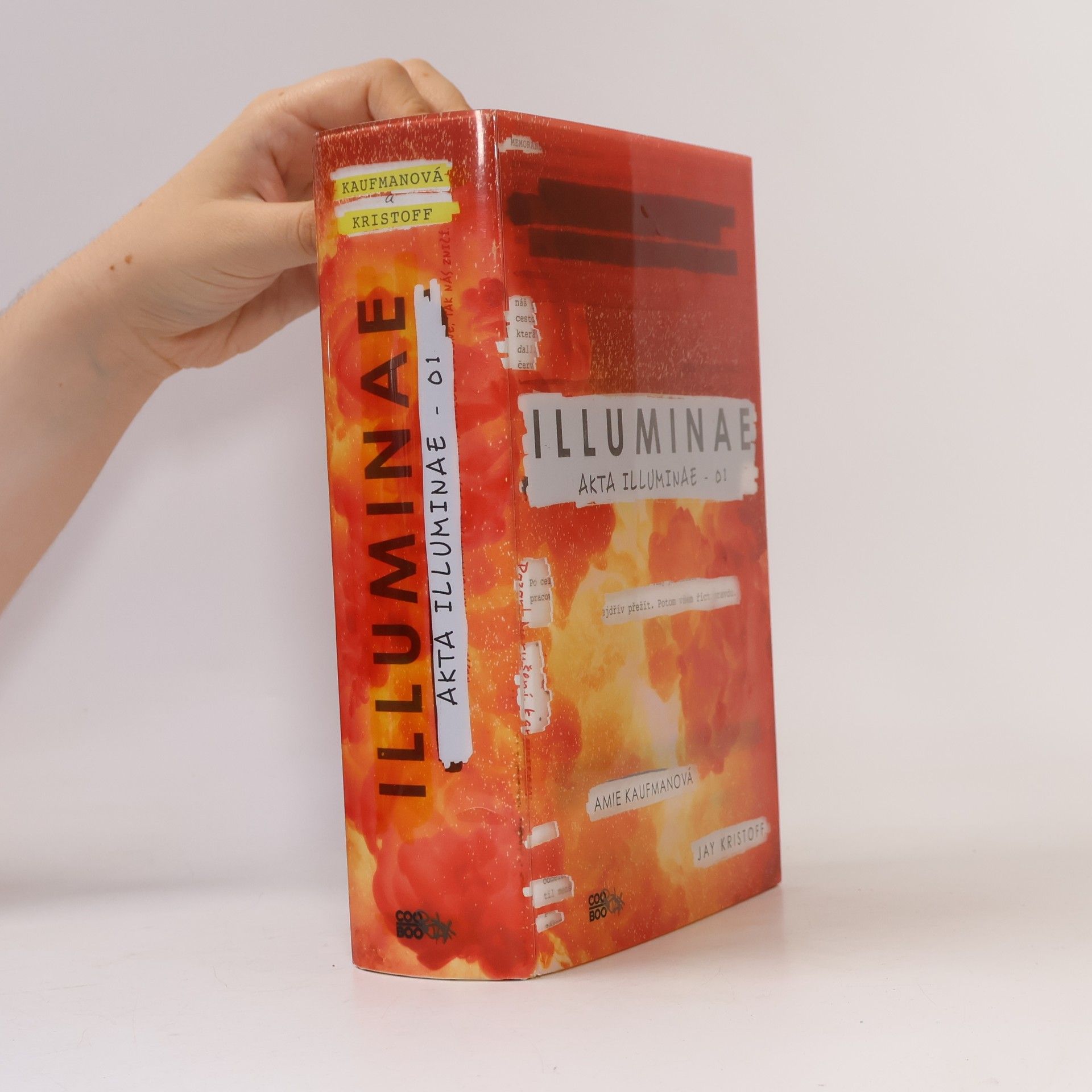 Amie Kaufman Akta illuminae 01, Illuminae